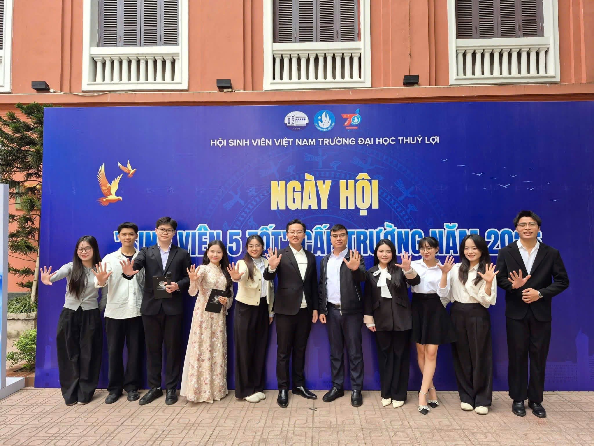 Khoa Kế toán và Kinh doanh