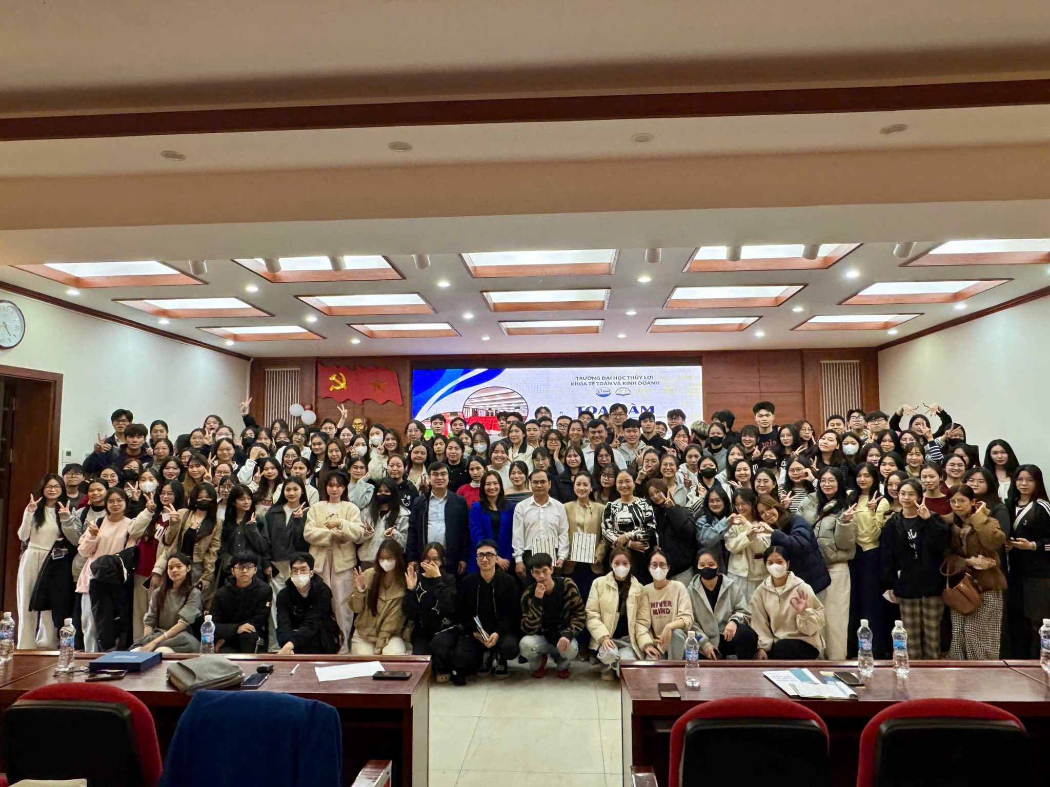 Khoa Kế toán và Kinh doanh