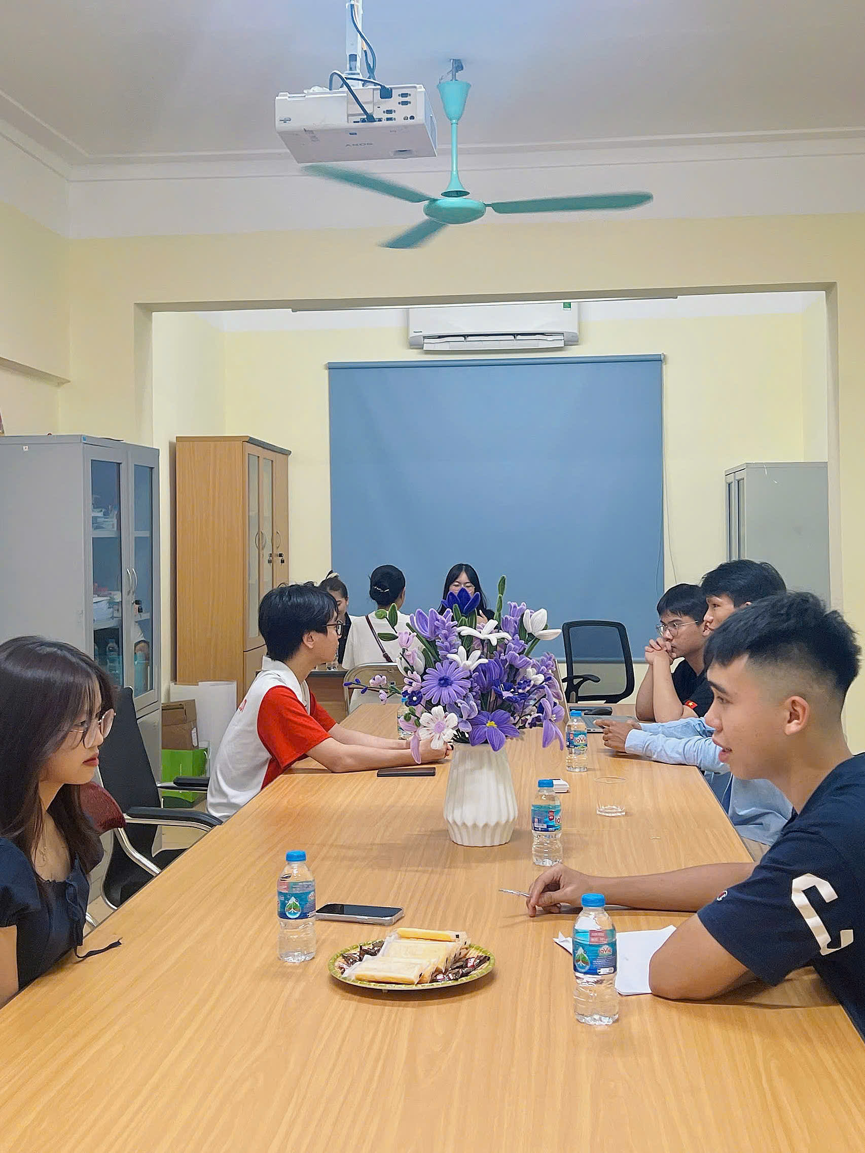 Khoa Kế toán và Kinh doanh