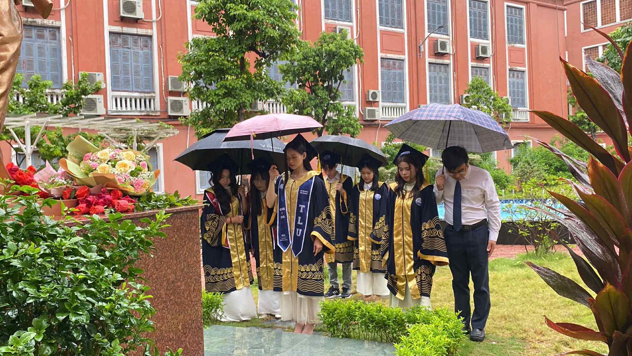 Khoa Kế toán và Kinh doanh