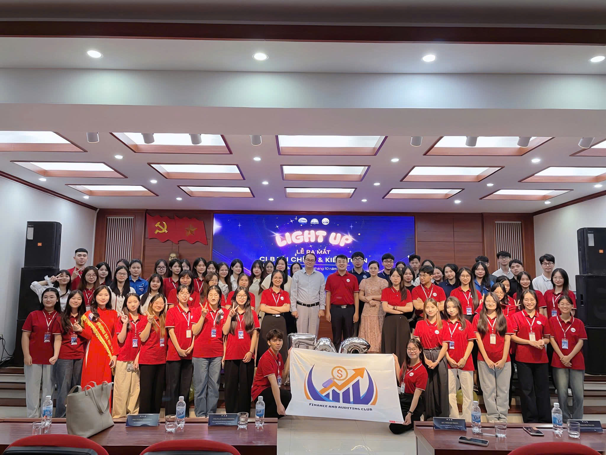 Khoa Kế toán và Kinh doanh