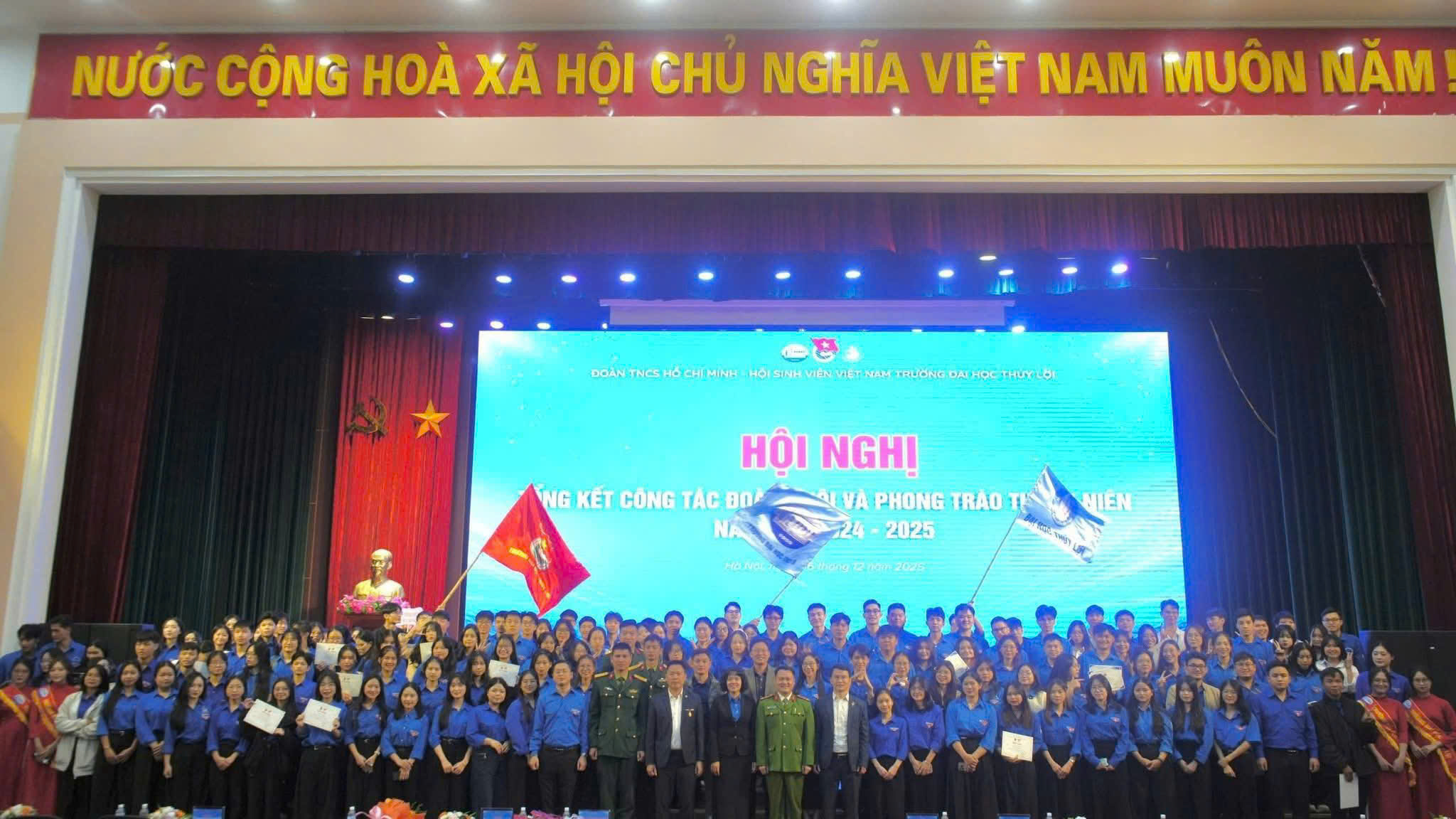 Khoa Kế toán và Kinh doanh