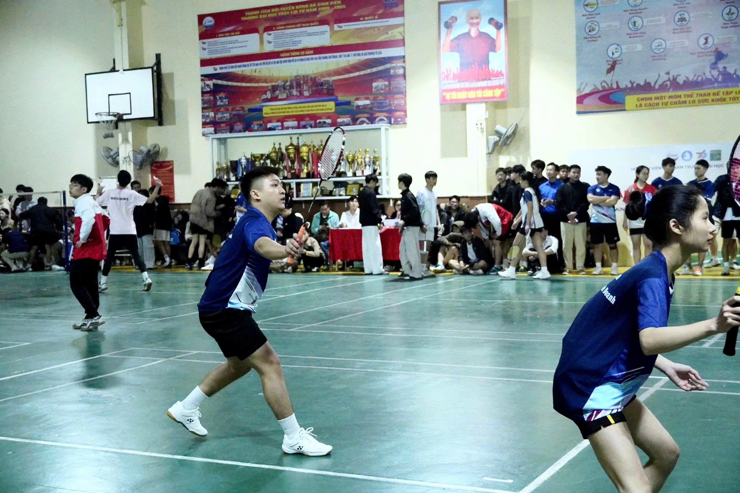 Khoa Kế toán và Kinh doanh