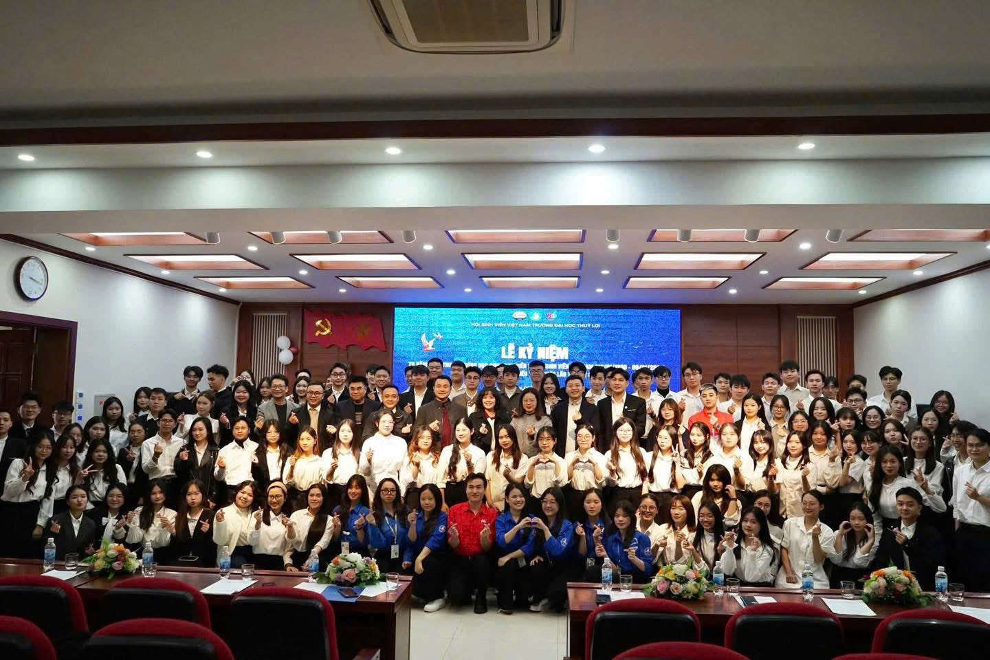 Khoa Kế toán và Kinh doanh