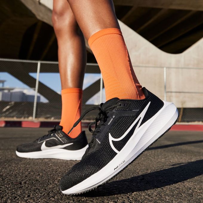 Giày chạy bộ nữ Nike Pegasus 40 Air Zoom W black/ white DV3854-001