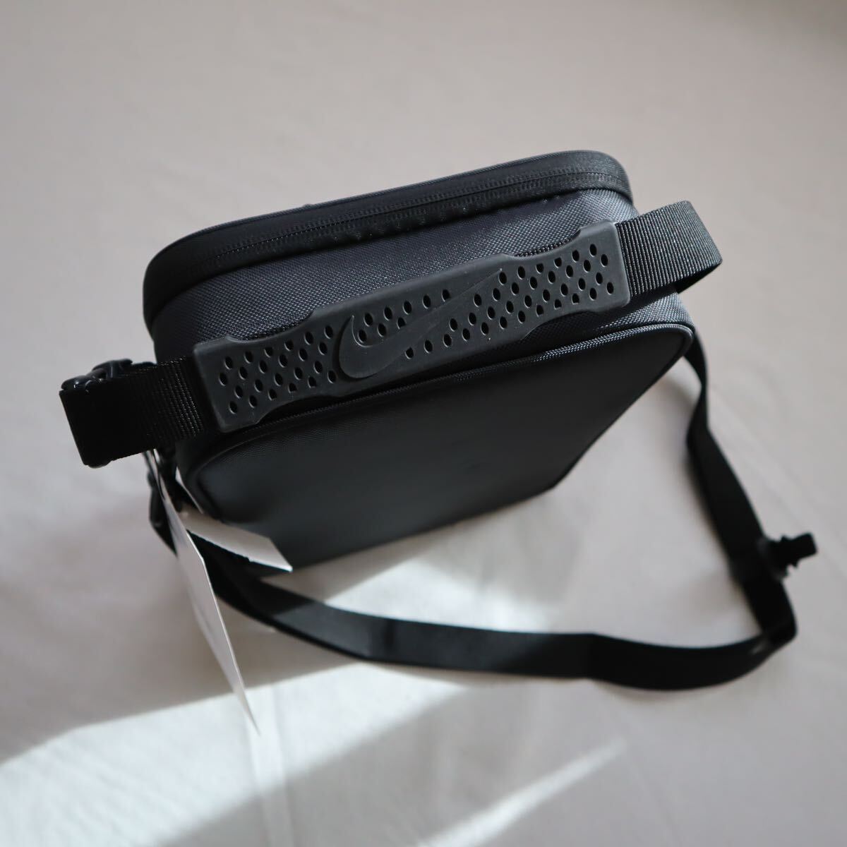 Túi đựng đồ Nike Men's Utility Hard Liner Lunch Bag(4L) màu đen 9A3021-023
