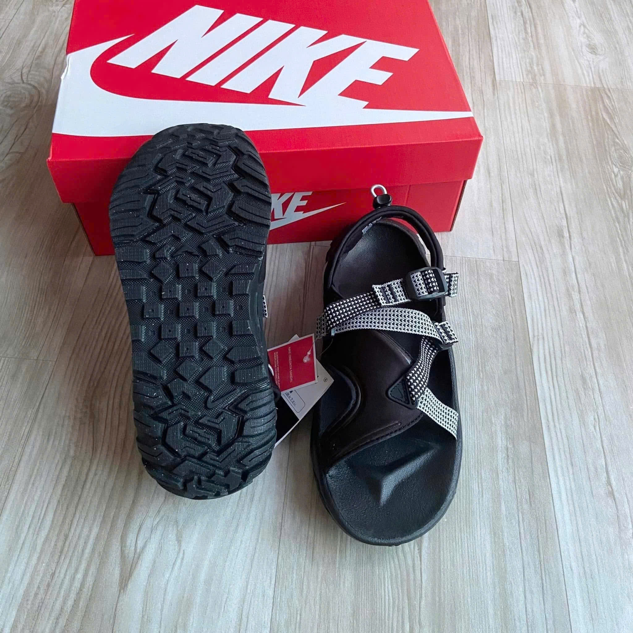 Dép Nike Oneonta Sandal ‘Black Wolf Grey’ DJ6601-001
