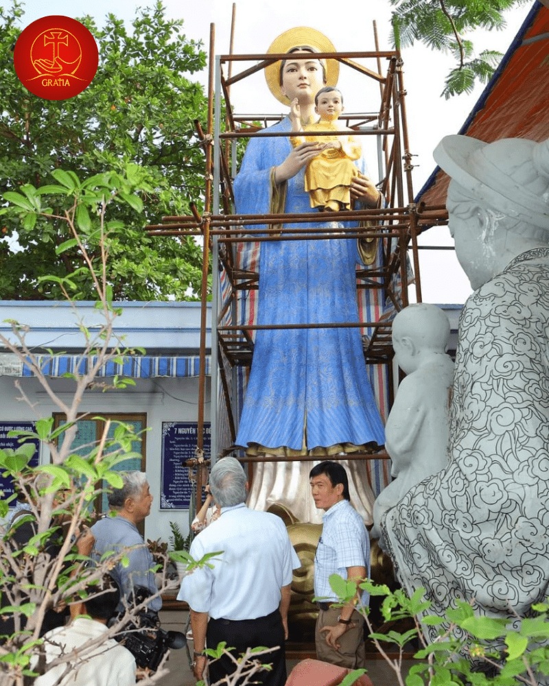 Sản xuất tượng Mẹ La Vang bằng kim loại tại Thánh Địa La Vang