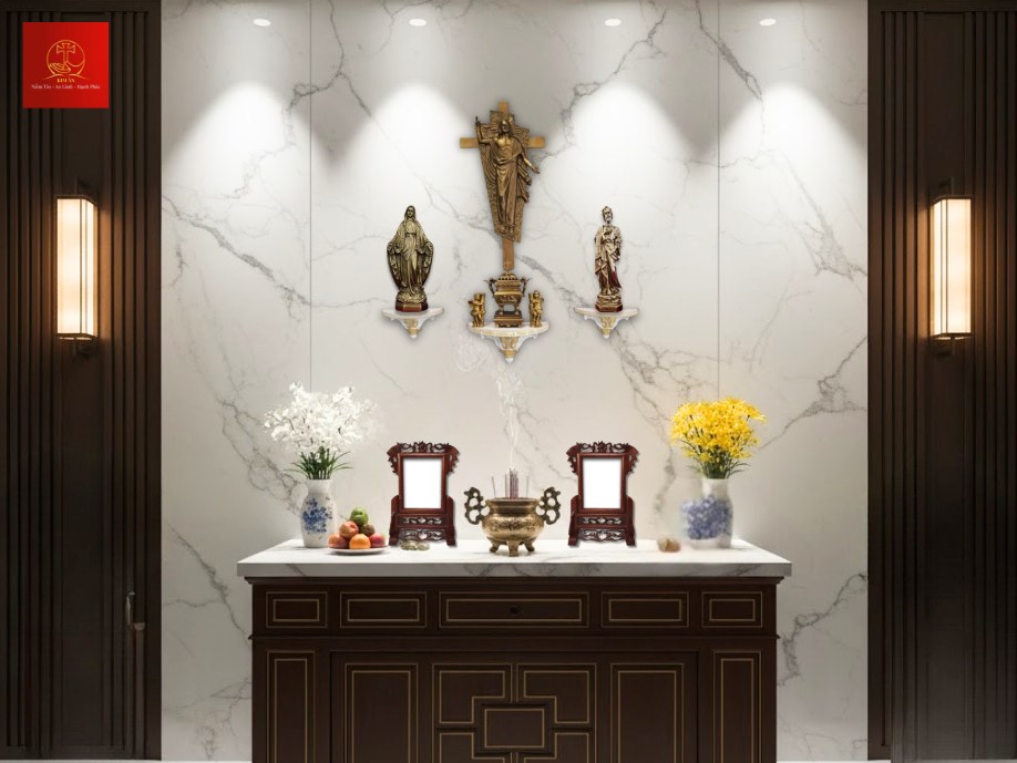 Mẫu bàn thờ tổ tiên Công giáo làm từ gỗ tự nhiên, mang lại vẻ đẹp trang trọng mà vẫn ấm cúng