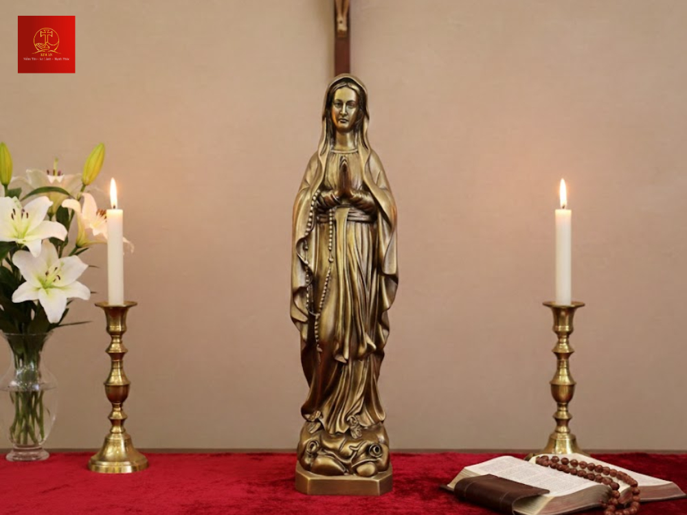 Bàn thờ Đức Mẹ với tượng Mẹ Lộ Đức tinh xảo cao 30cm