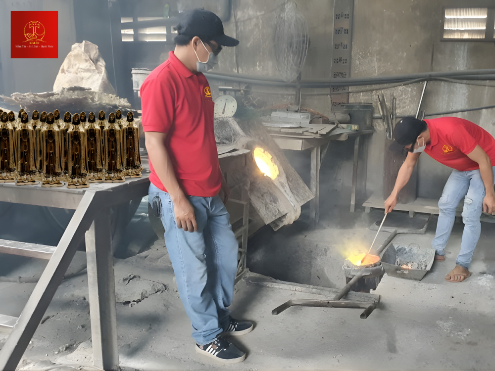 Công nghệ đúc áp lực tiên tiến giúp bề mặt tượng đồng luôn láng mịn và sắc nét từng chi tiết nhỏ.