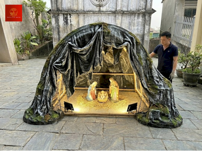 Hang đá hoàn thiện sau khi sơn màu tạo khối và bố trí ánh sáng