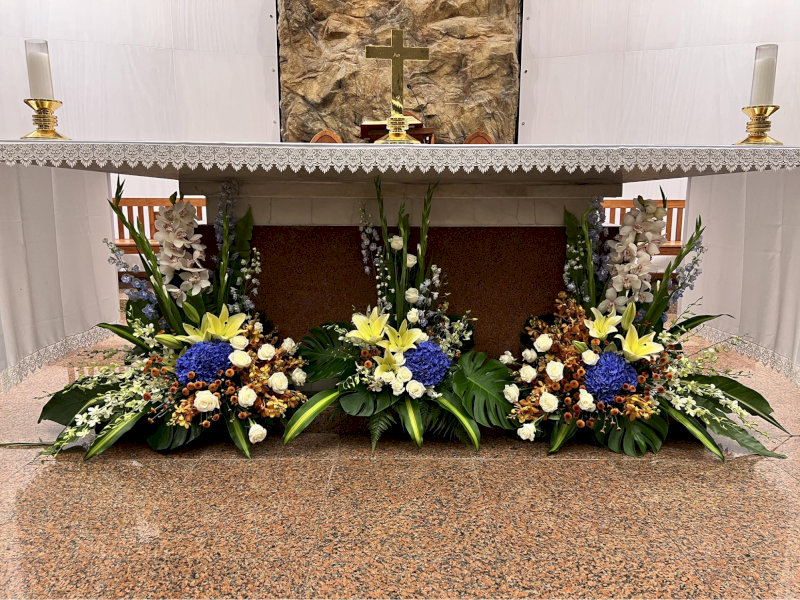 Đây là dáng cắm rất thường gặp trong các dịp lễ lớn