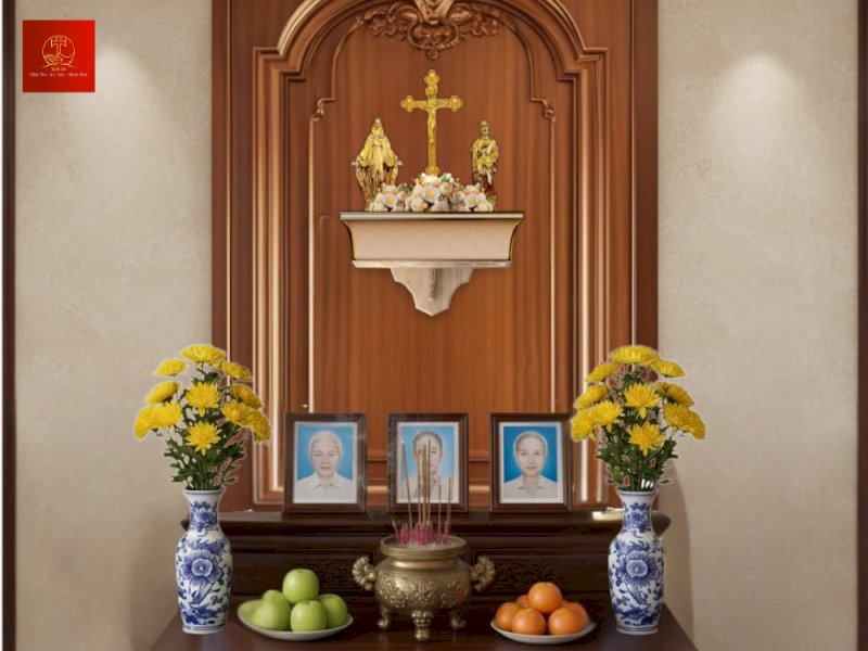 Người Công giáo thắp hương thể hiện sự hiếu thảo và kính nhớ ông bà tổ tiên.