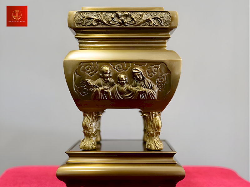 Bát hương được chế tác từ đồng thau cao cấp