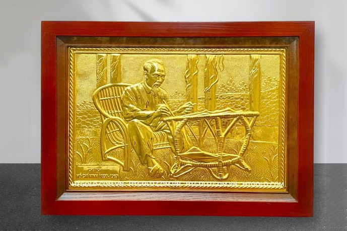 Cách chọn tranh đồng Bác Hồ, Bác Giáp