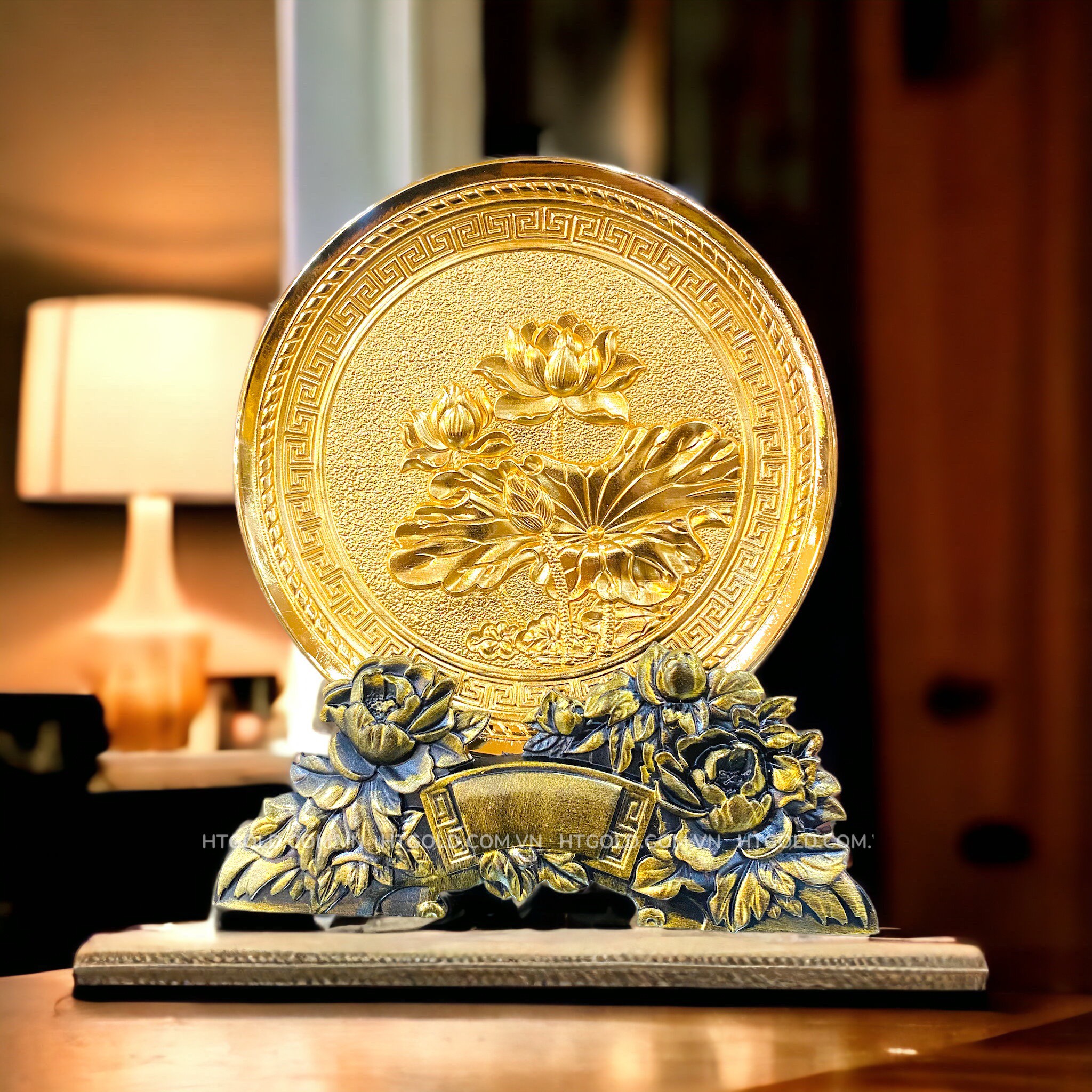 QUÀ TẶNG TRANH ĐĨA ĐỒNG HOA SEN, MẠ VÀNG 24K (đường kính 20cm)