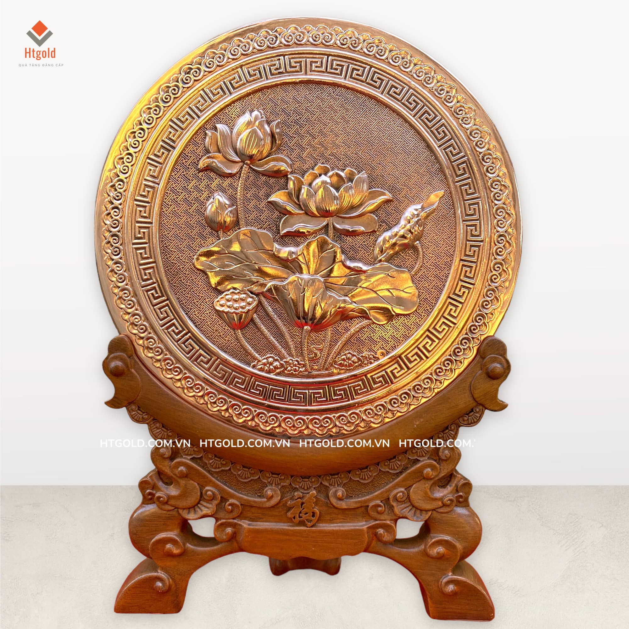 QUÀ TẶNG TRANH ĐĨA HOA SEN BẰNG ĐỒNG (Đường kính 20cm; Tổng chiều cao 28cm)