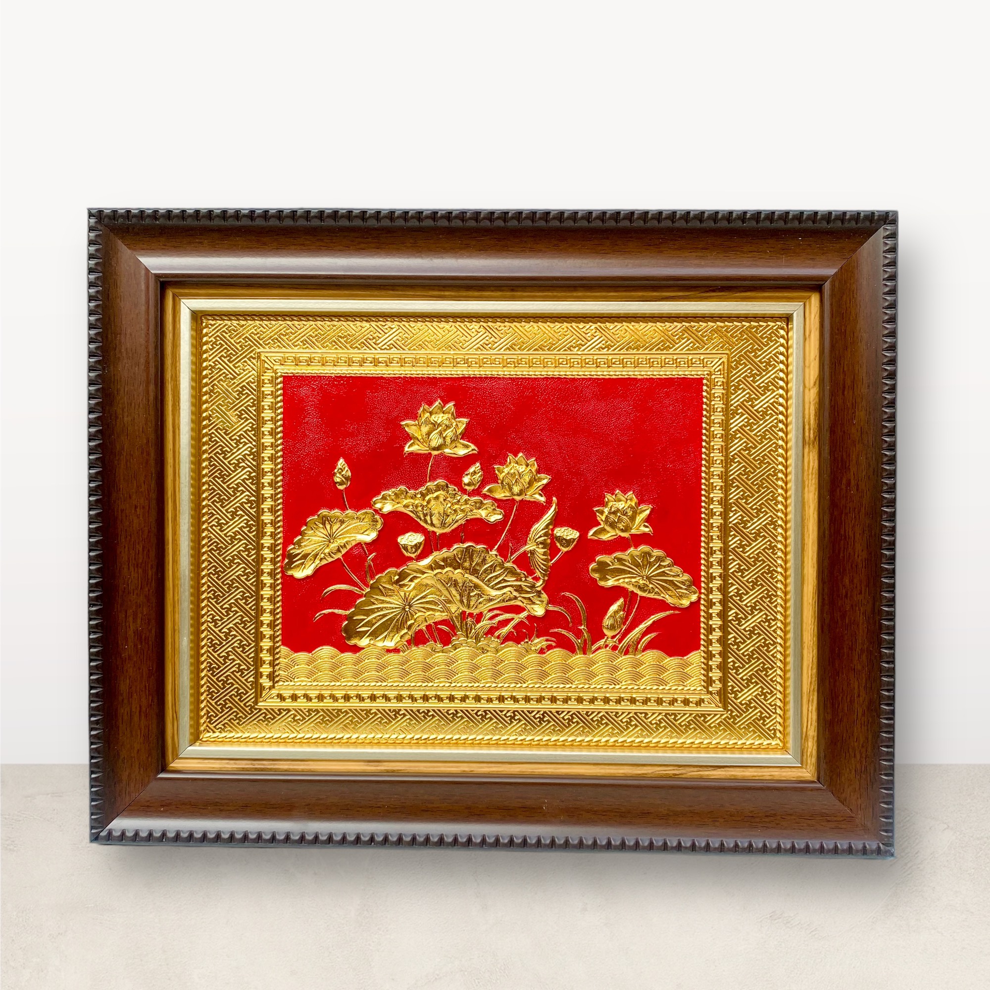 TRANH ĐỒNG HOA SEN, MẠ VÀNG 24K <br>(Kích thước 28cm x 34cm)