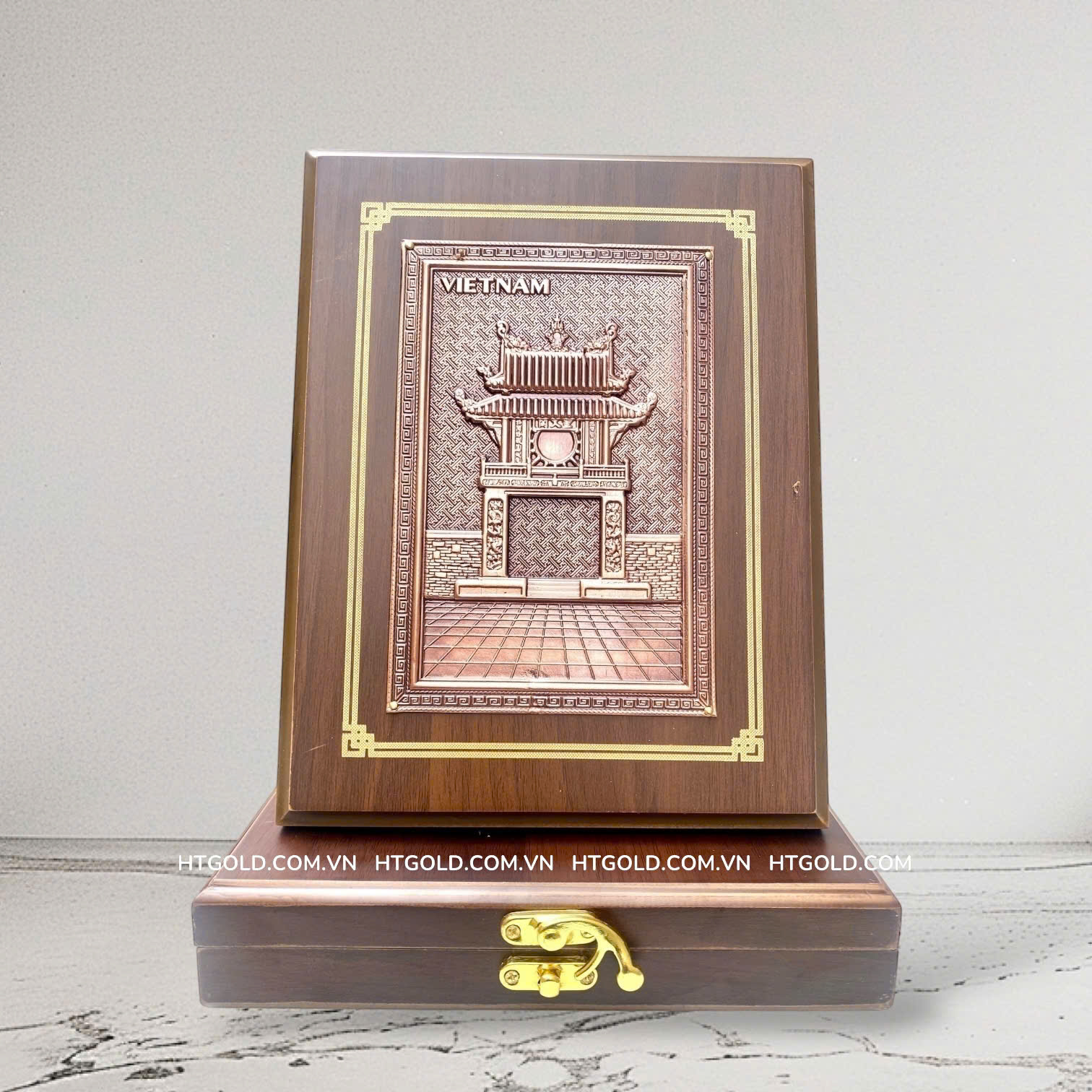 TRANH KHUÊ VĂN CÁC BẰNG ĐỒNG ĐỎ (Kt 17 x 22cm; Phủ bì 20 x 25cm)