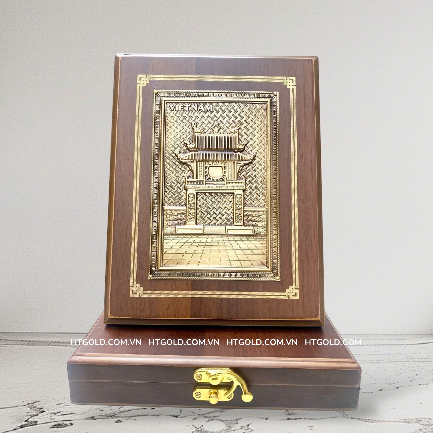 TRANH KHUÊ VĂN CÁC BẰNG ĐỒNG (Kt 17 x 22cm; Phủ bì 20 x 25cm)
