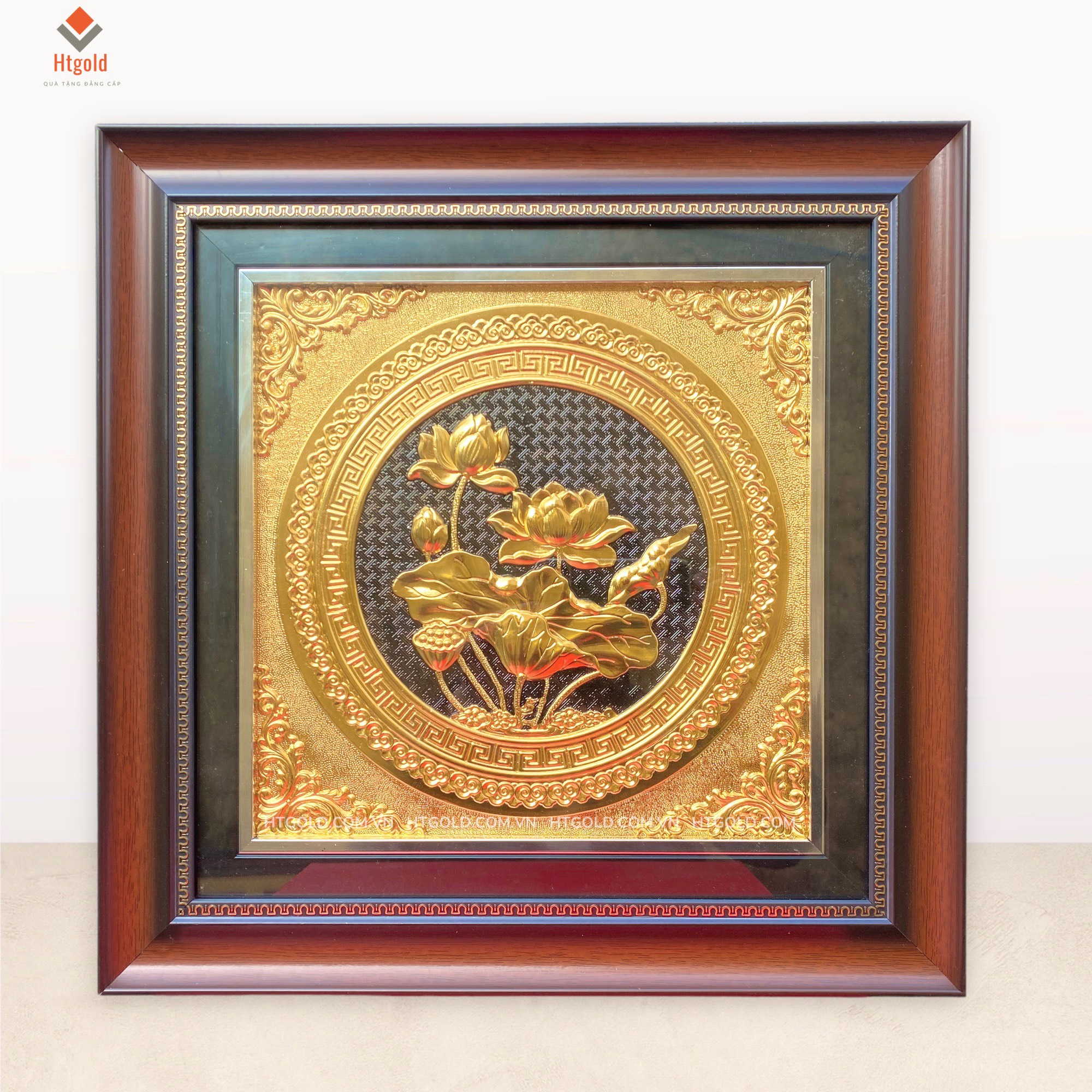 TRANH ĐỒNG HOA SEN, MẠ VÀNG 24K (Kích thước 42cm x 42cm)