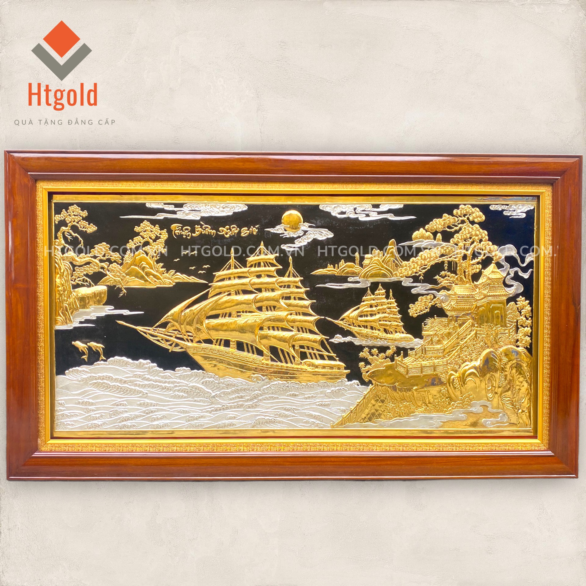 TRANH ĐỒNG THUẬN BUỒM XUÔI GIÓ, MẠ VÀNG BẠC (kích thước 88cm x 155cm)
