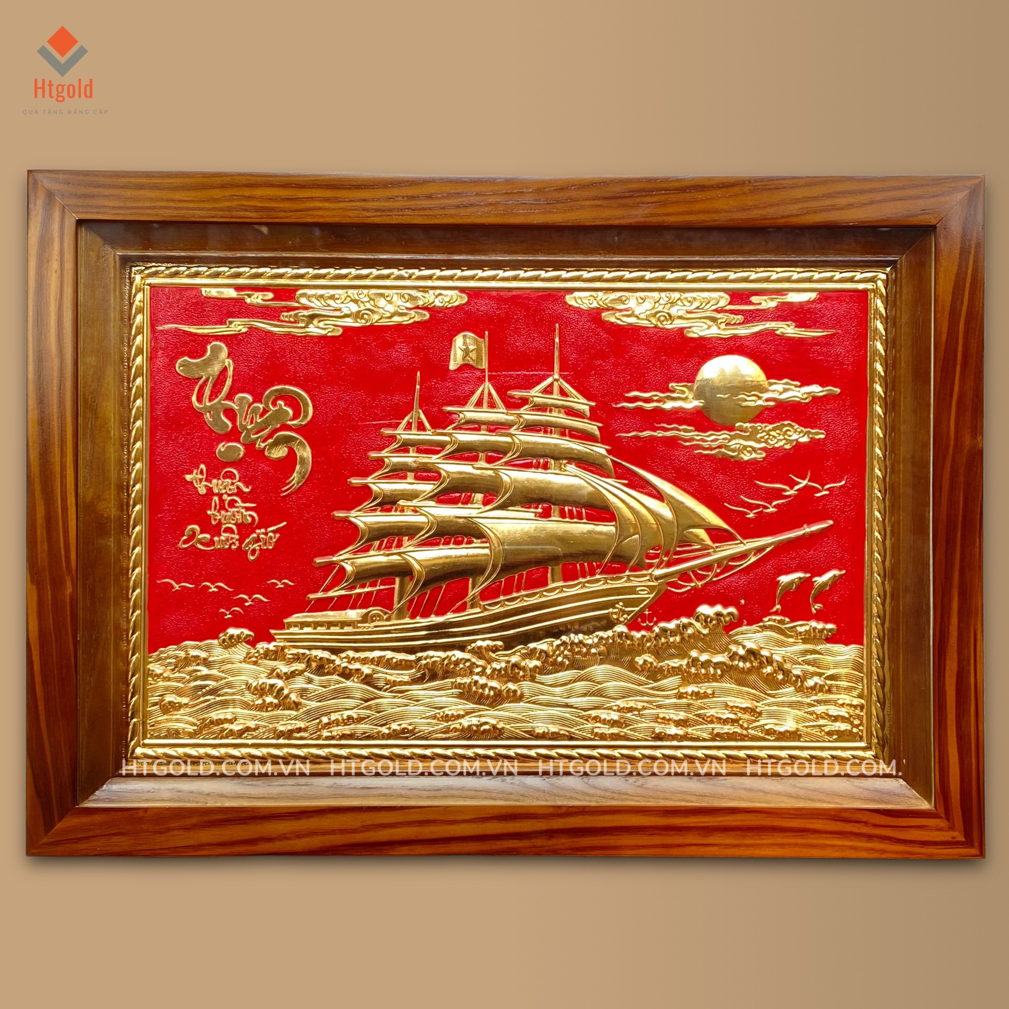 TRANH ĐỒNG THUẬN BUỒM XUÔI GIÓ, MẠ VÀNG 24K (Kích thước 38cm x 54cm)