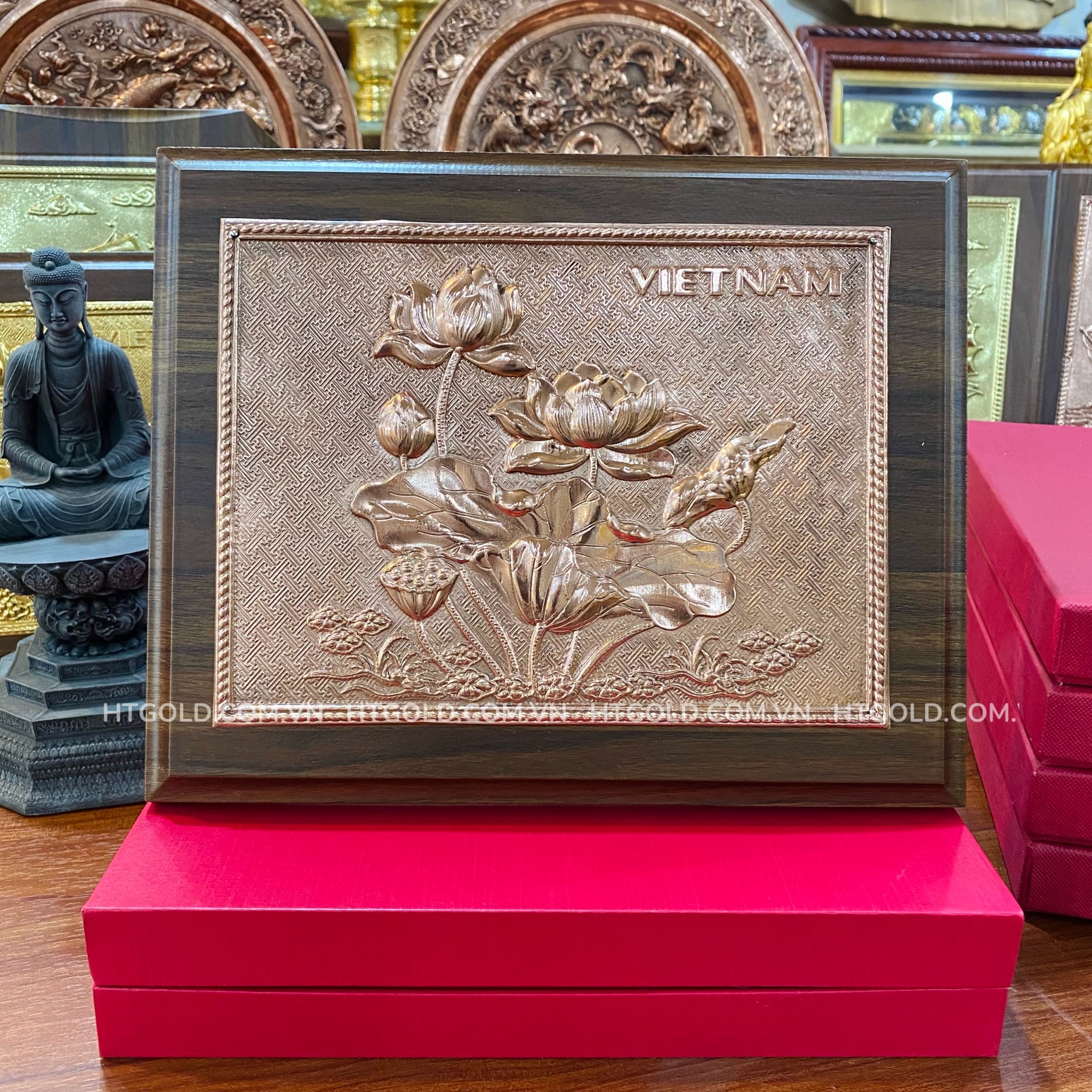 Quà tặng tranh hoa sen bằng đồng đỏ cao cấp (Kích thước 20cm x 25cm)