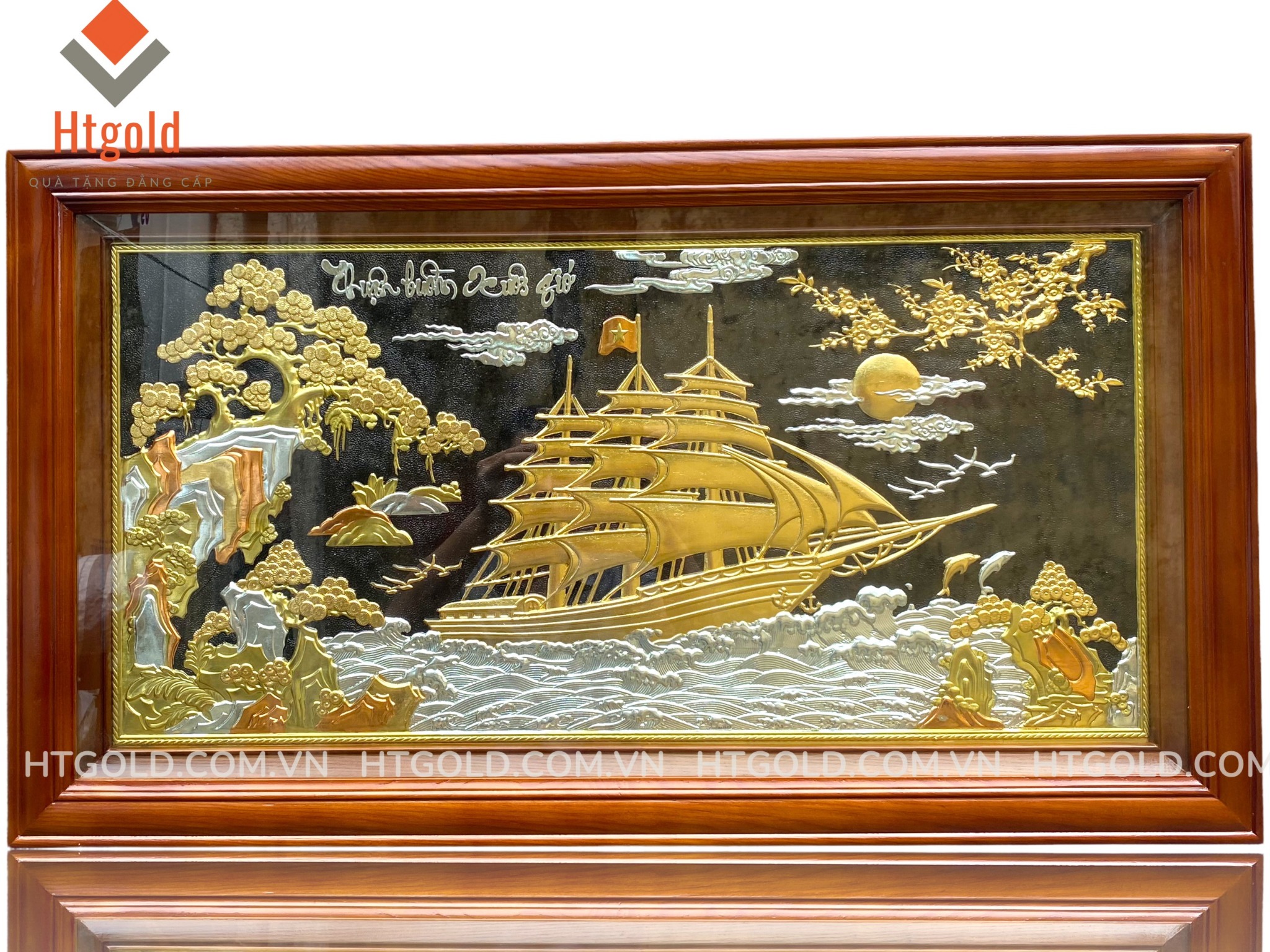 TRANH THUẬN BUỒM XUÔI GIÓ (Kích thước 50cm x 90cm; Dát vàng bạc)