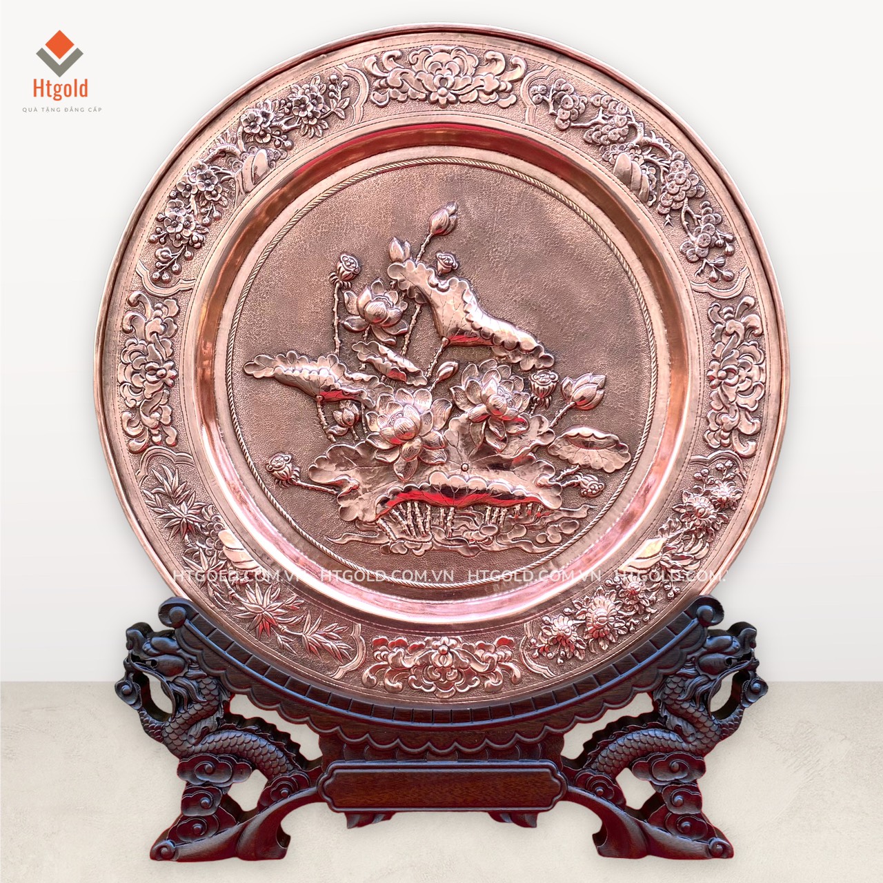 QUÀ TẶNG TRANH ĐĨA ĐỒNG - HOA SEN (Đường kính 35cm; Tổng chiều cao 41cm)