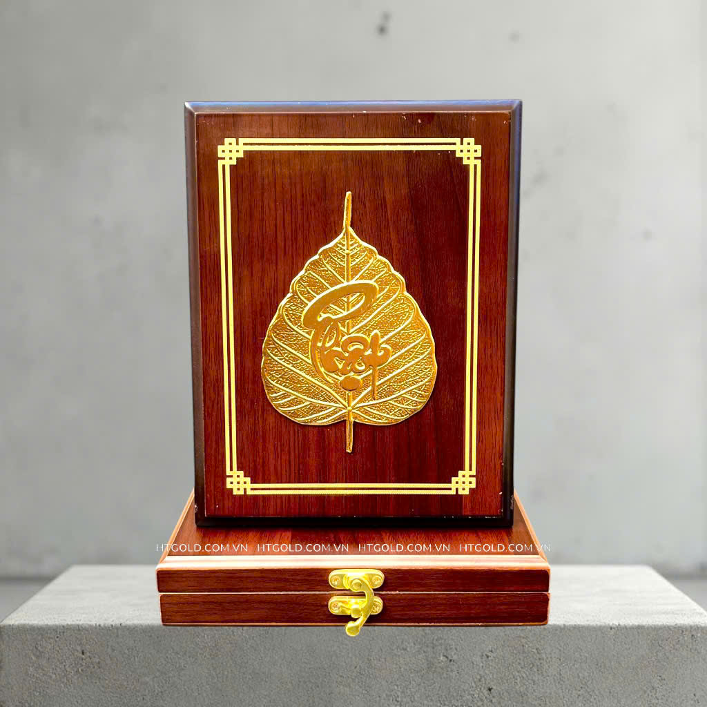 LÁ BỒ ĐỀ CHỮ PHẬT, DÁT VÀNG (17cm x 22cm)