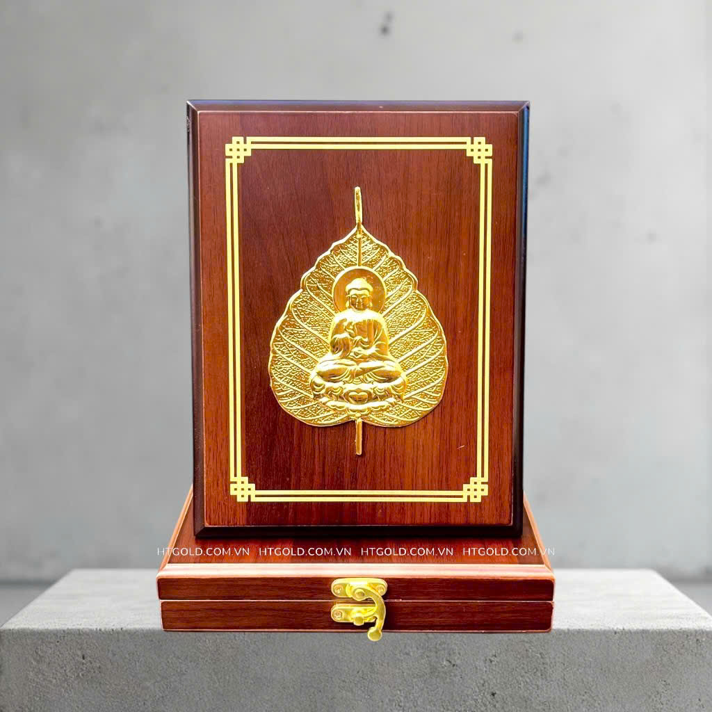 LÁ BỒ ĐỀ  ĐỨC PHẬT DÁT VÀNG (17cm x 22cm)