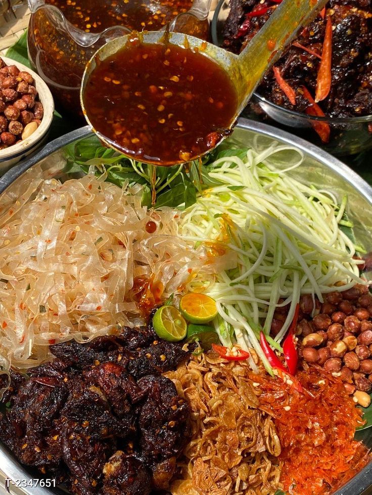 Bánh tráng - Sự Kết Hợp Tuyệt Vời Của Bơ, Tỏi và Gia Vị