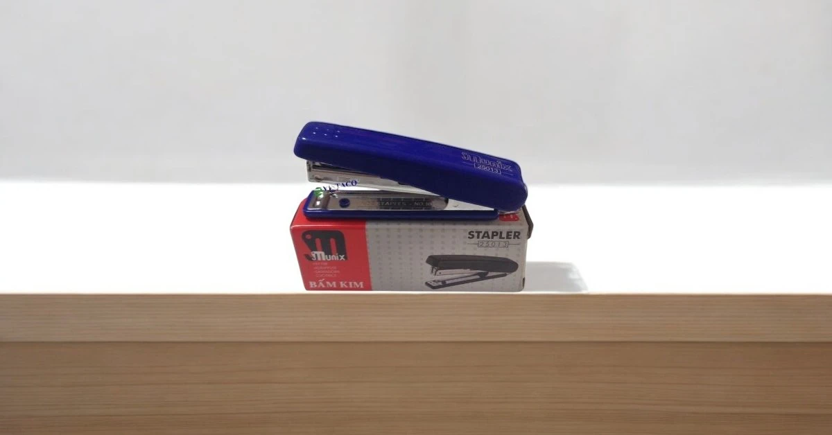 bấm kim số 10 Munix 25013