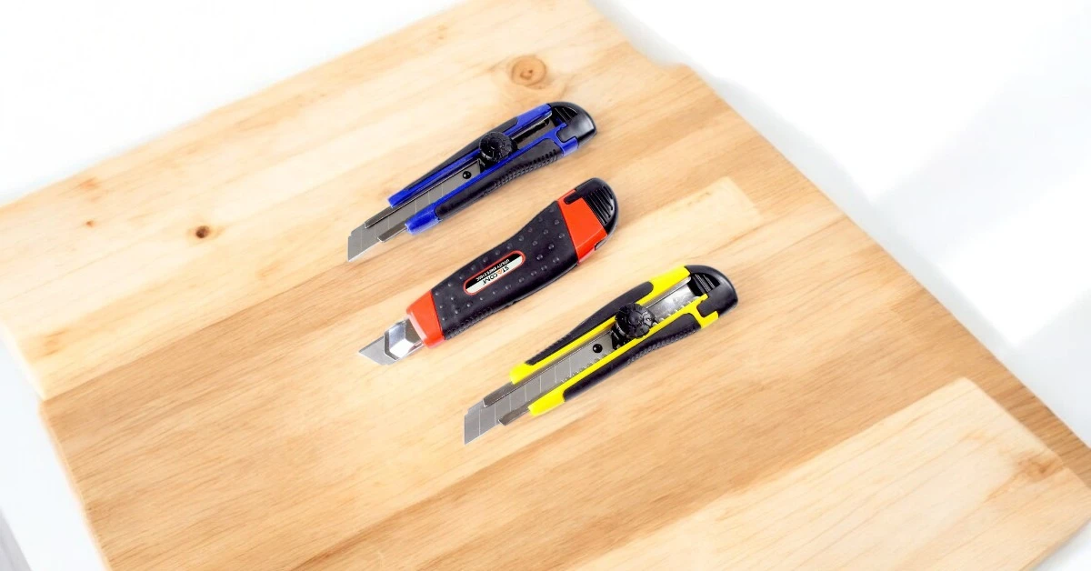 Dao rọc giấy lớn 2 lưỡi, khóa vặn Stacom E105C 18mm