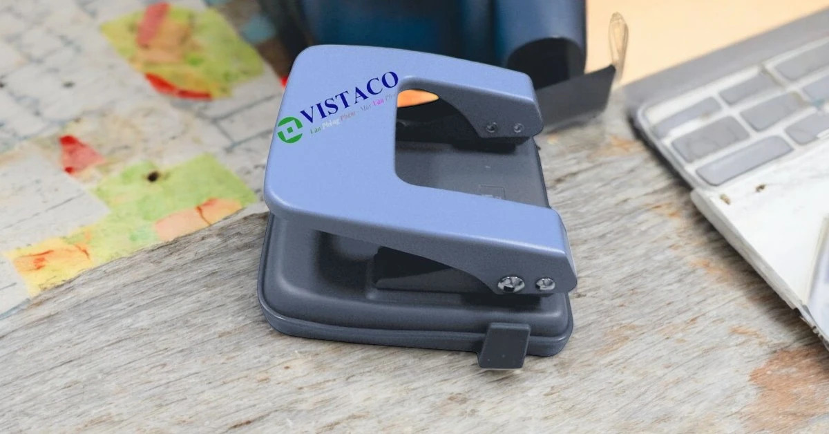 Bấm 2 lỗ Deli 0102