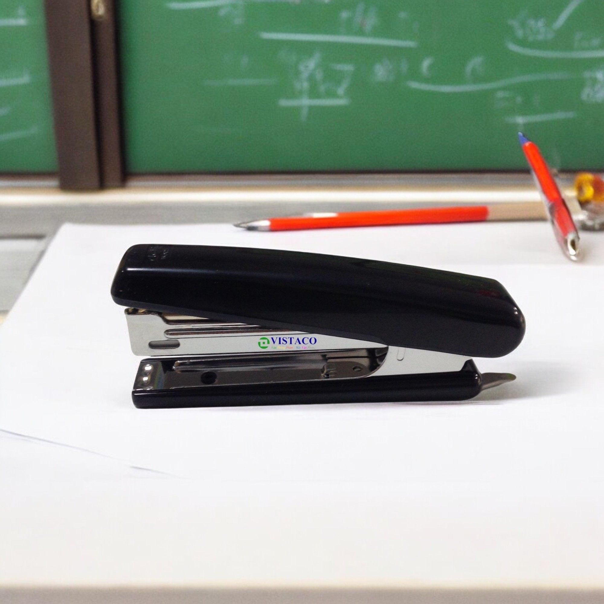 Bấm kim  số 10 0221 Deli