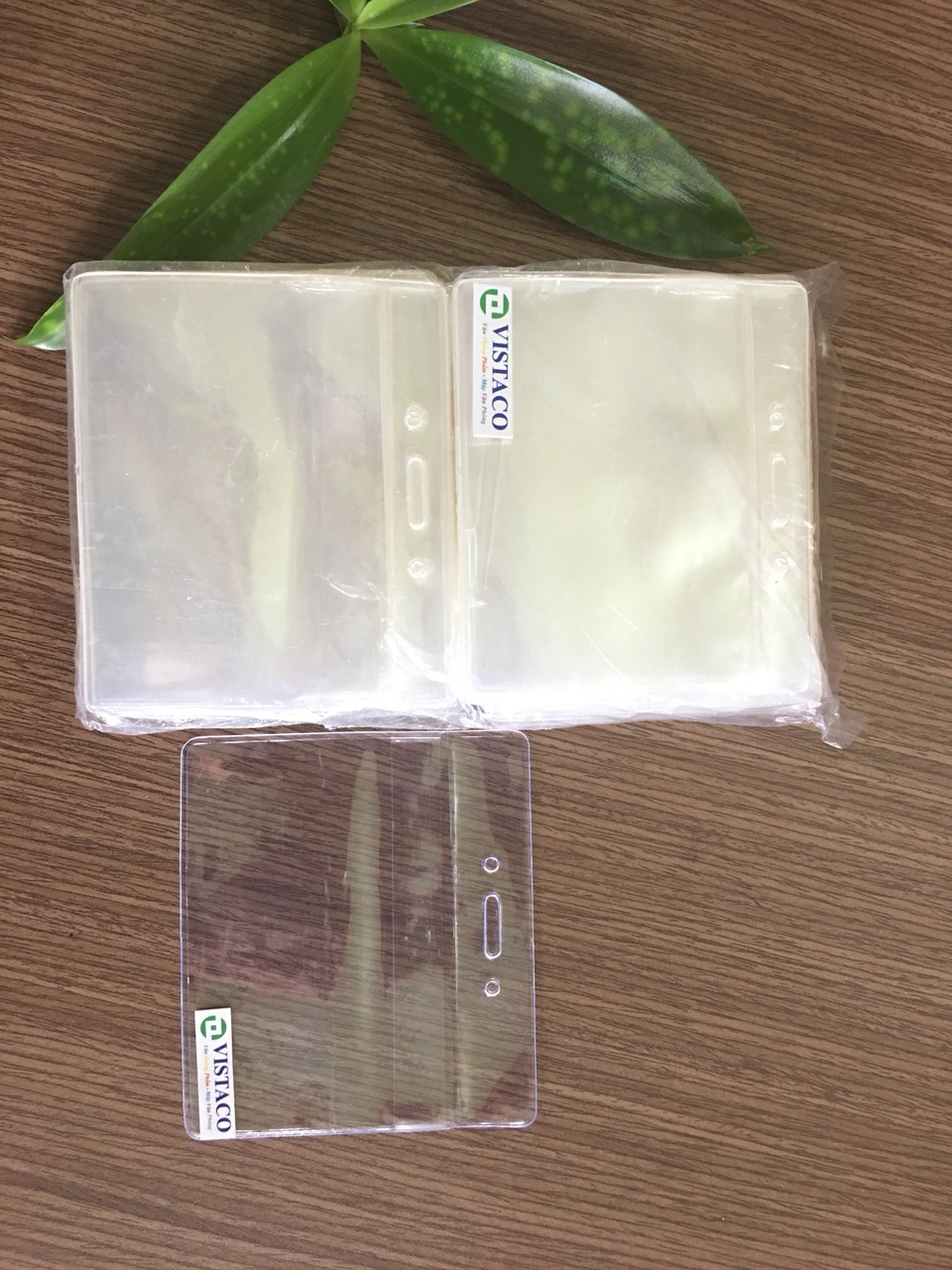 Bao thẻ dẻo ngang 3 lỗ ( Bảng tên )