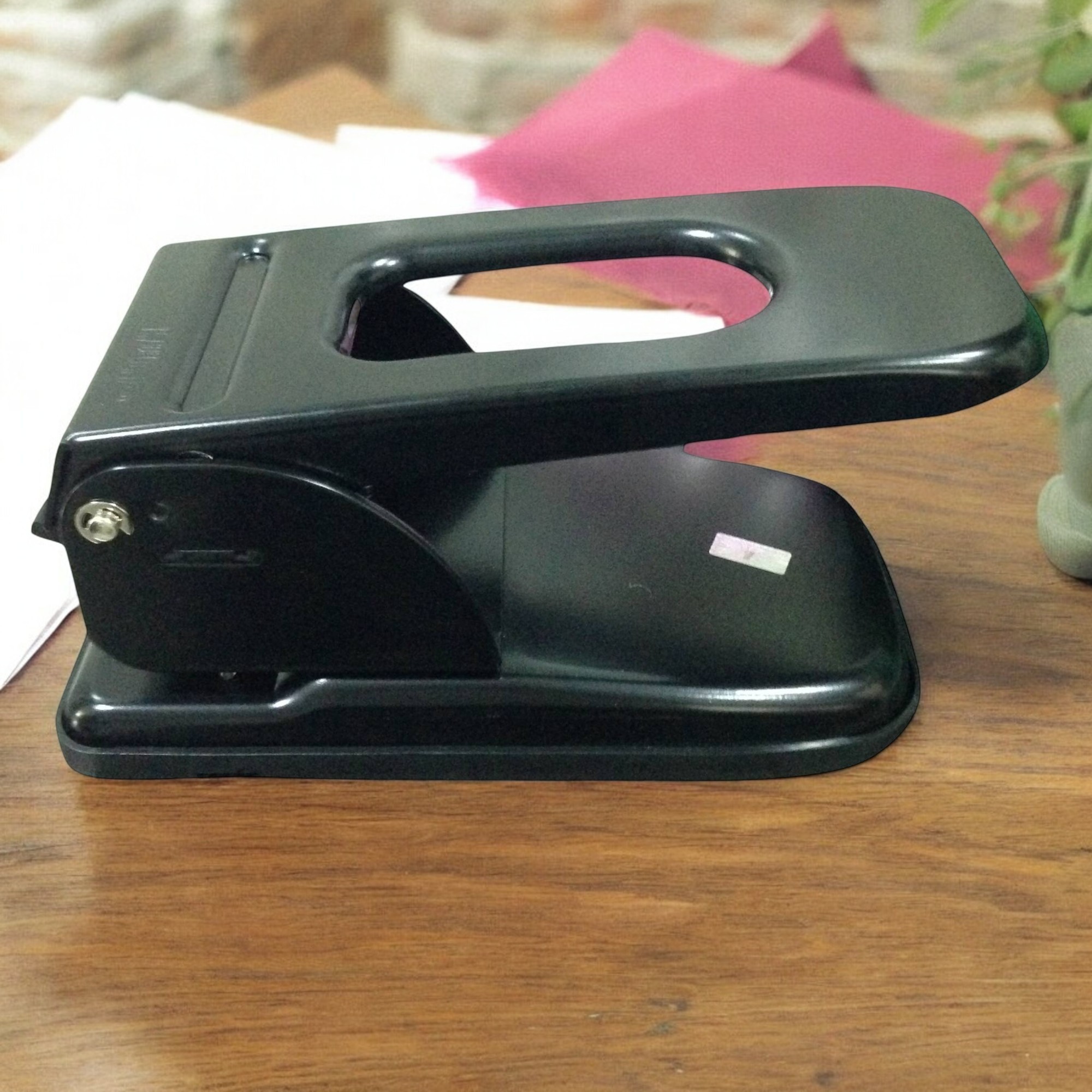 Bấm 2 lỗ Kw-Trio 9670 70 tờ chính hãng