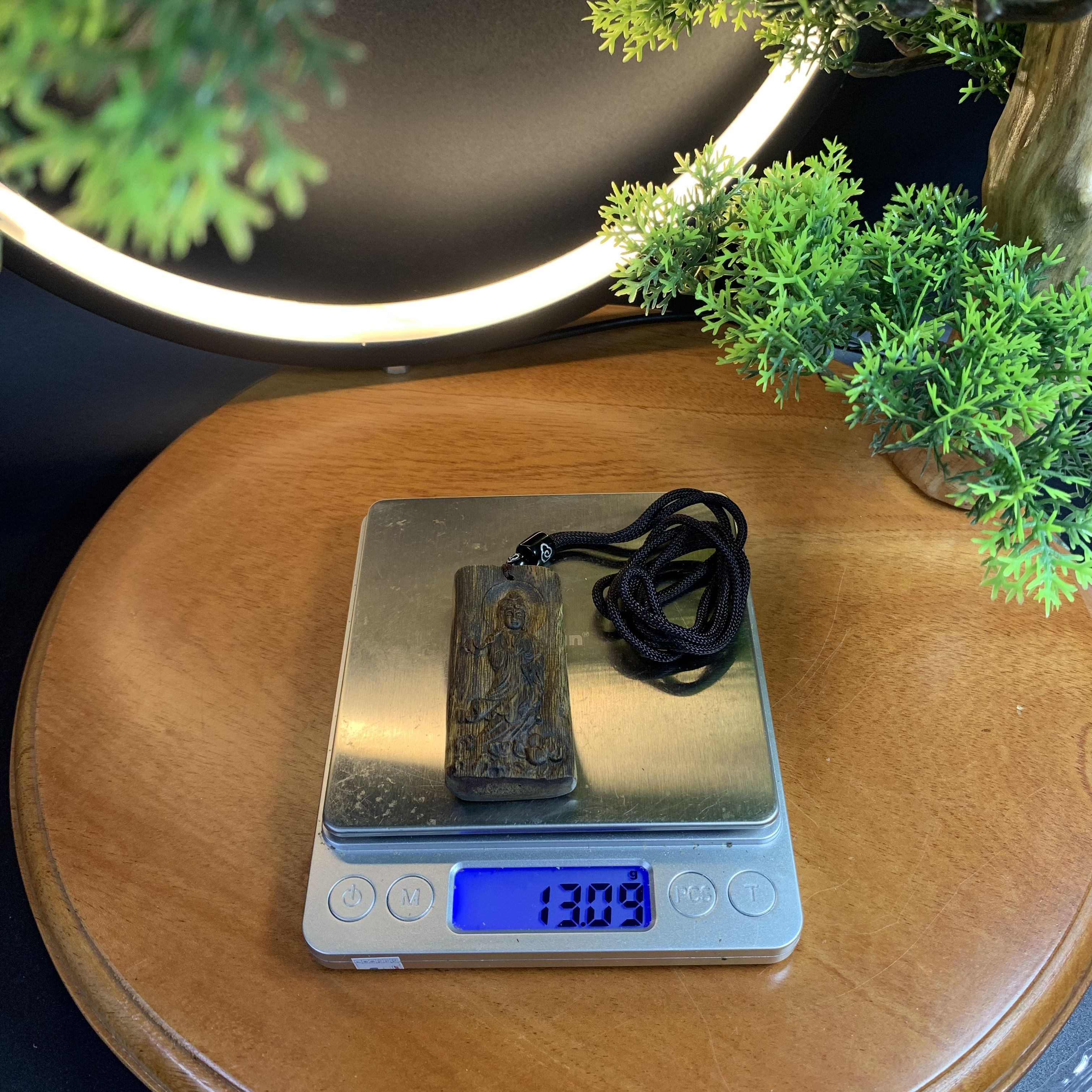 [LIVE] Mặt dây chuyền trầm hương Kì Hải Nam cận chìm khắc hình Quan Âm Bồ Tát 130