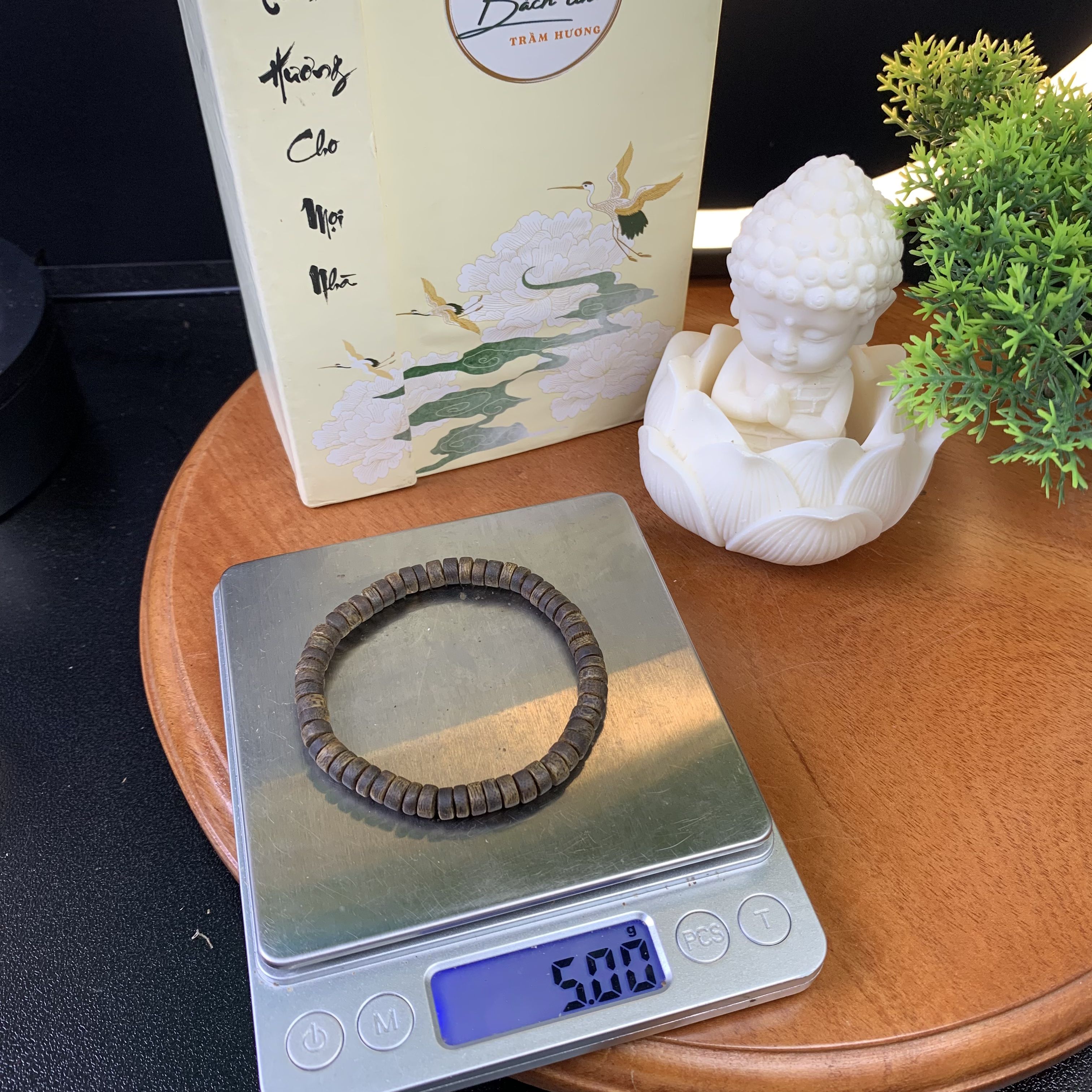 Vòng tay trầm hương Kì Hải Nam chìm nước bánh xe hạt nút 6mm 5gram thơm thanh ngọt 035