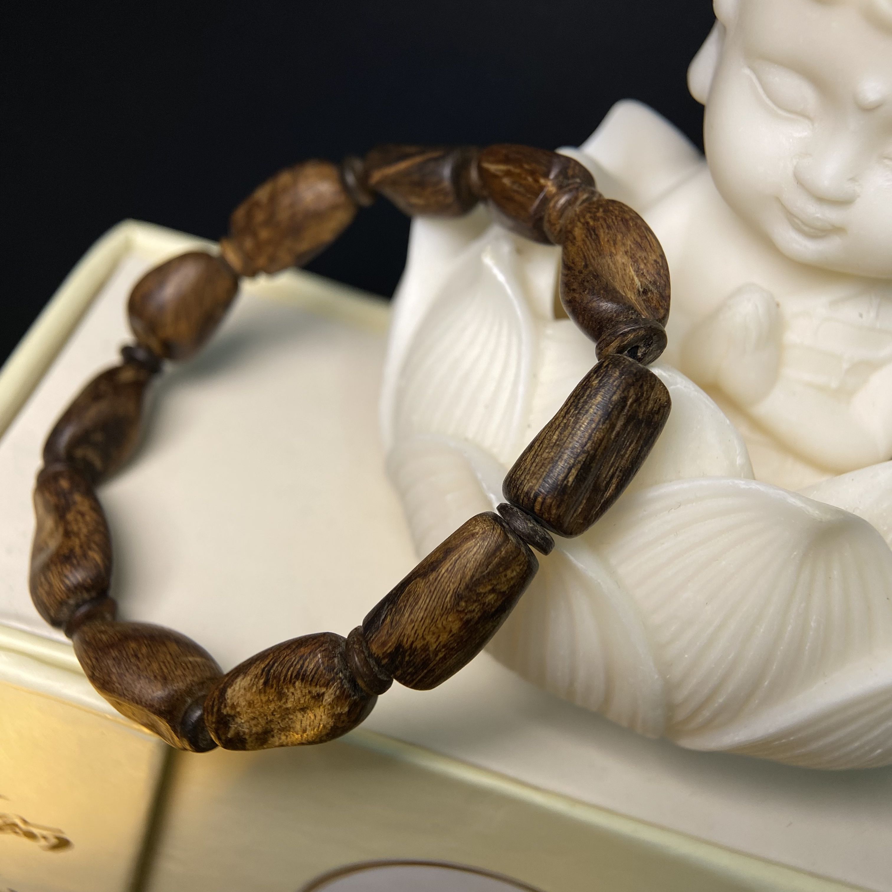 [LIMITED] Vòng trầm hương dạng hạt thô chìm nước Tarakan Indonesia thơm sống ngọt mạnh bốc nặng gần 7g #0004