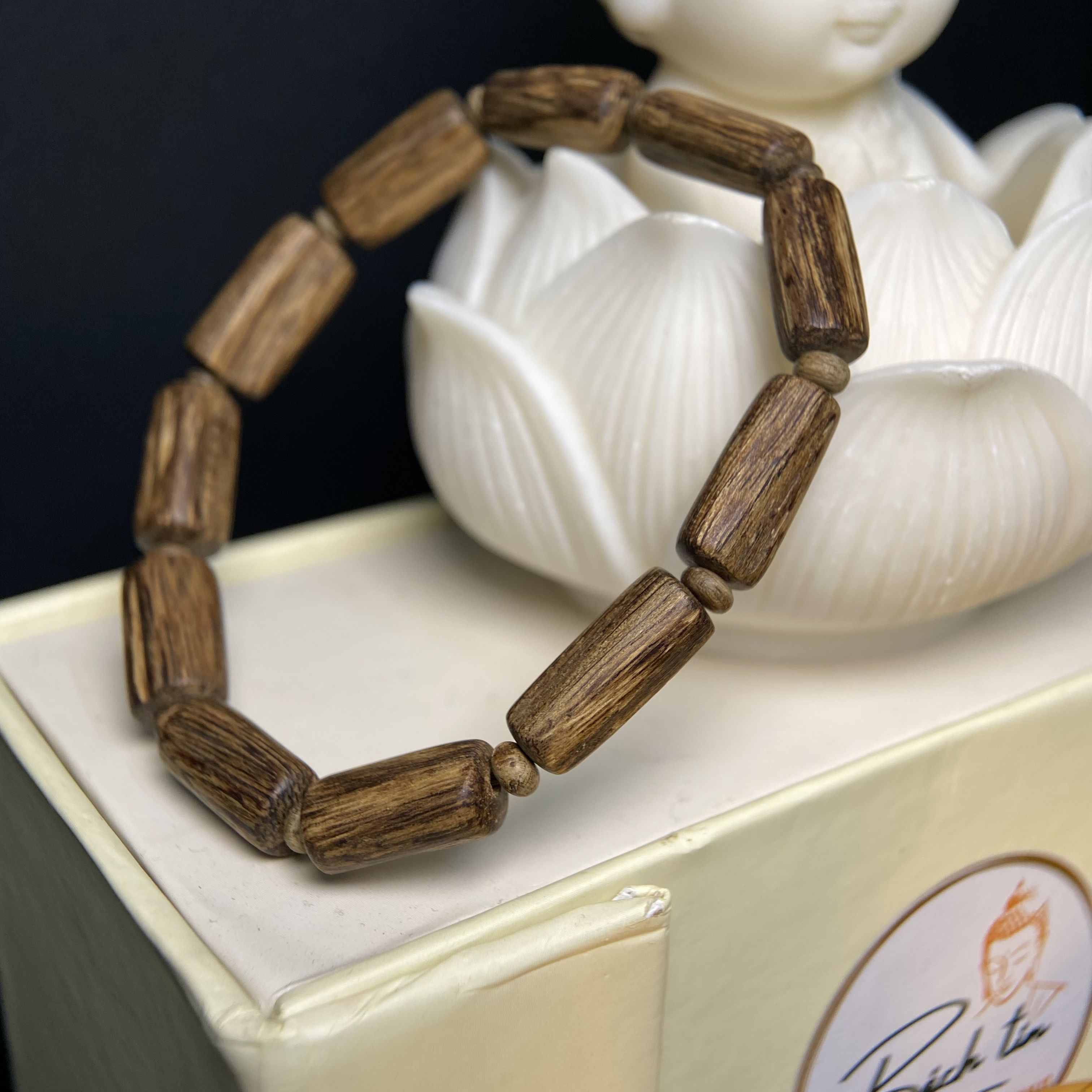 Vòng trầm hương Kalimantan Indonesia cận chìm 7-8 li hạt thô thơm thanh nhẹ nhàng #0006