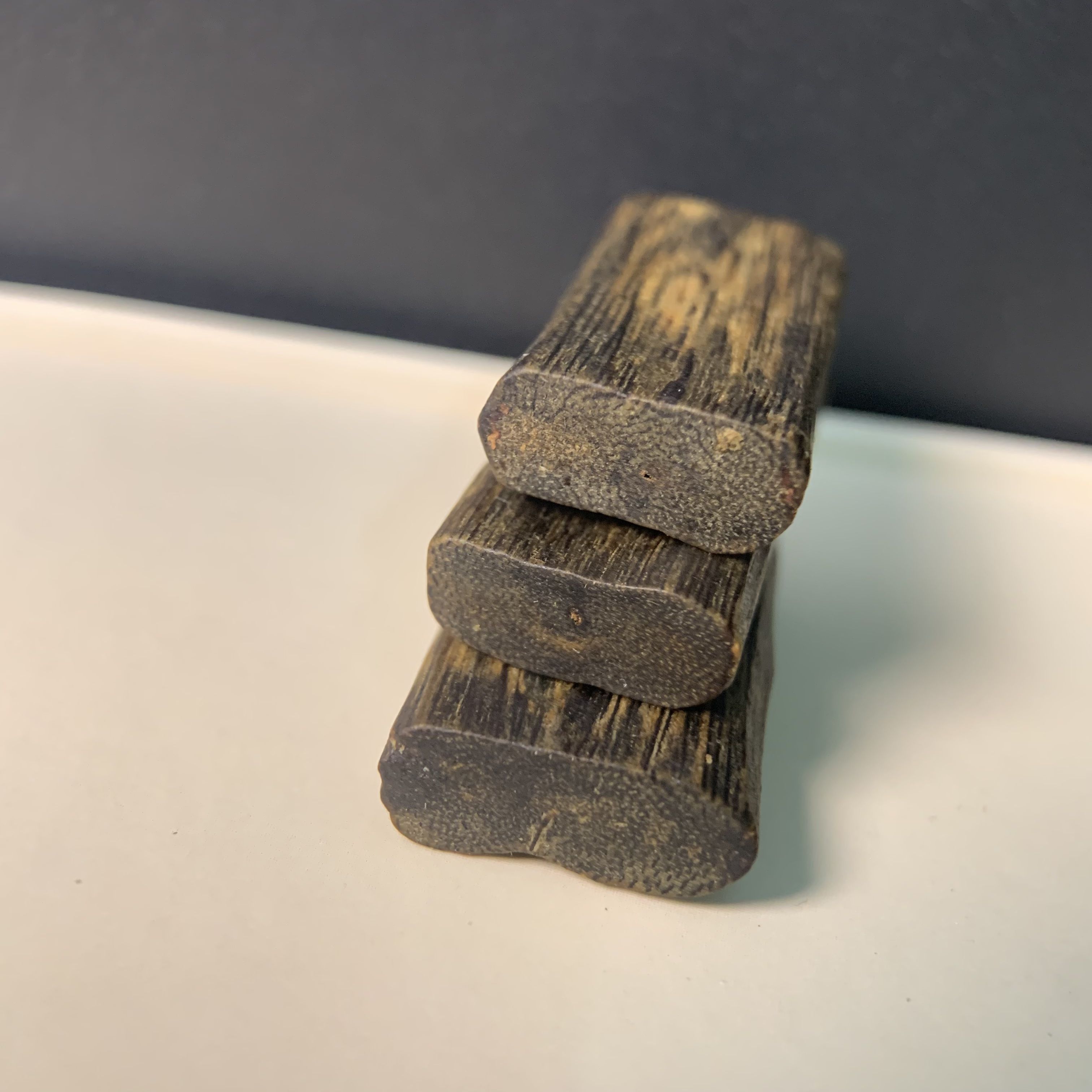 [LIVE] Mặt dây chuyền trầm hương Kỳ Hải Nam nhỏ chìm nước cao cấp 2g làm mặt dây chuyền, miếng trầm chơi cảnh, thưởng mùi 127-02