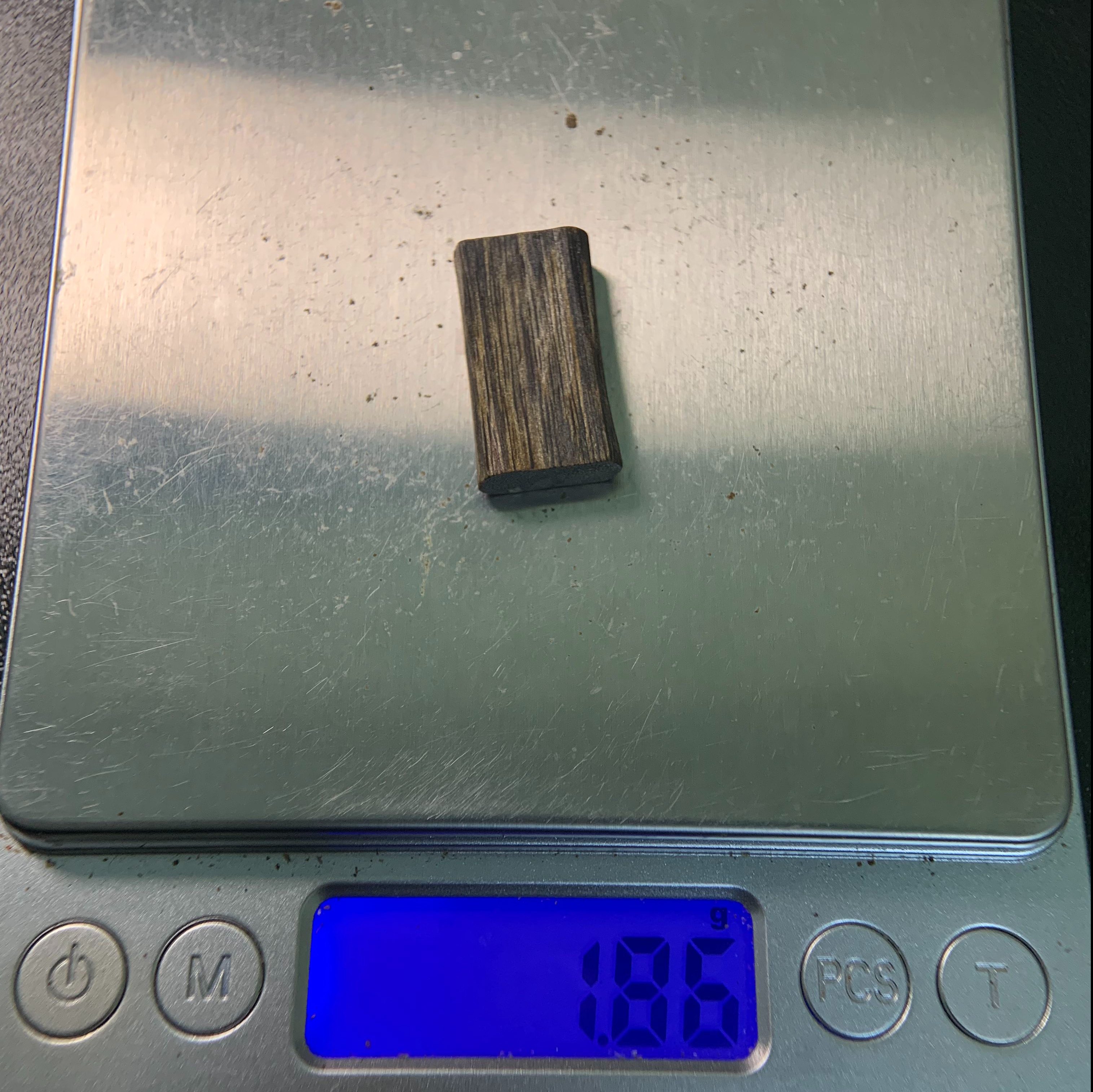 [LIVE] Mặt dây chuyền trầm hương Kỳ Hải Nam nhỏ chìm nước cao cấp 2g làm mặt dây chuyền, miếng trầm chơi cảnh, thưởng mùi 127-02