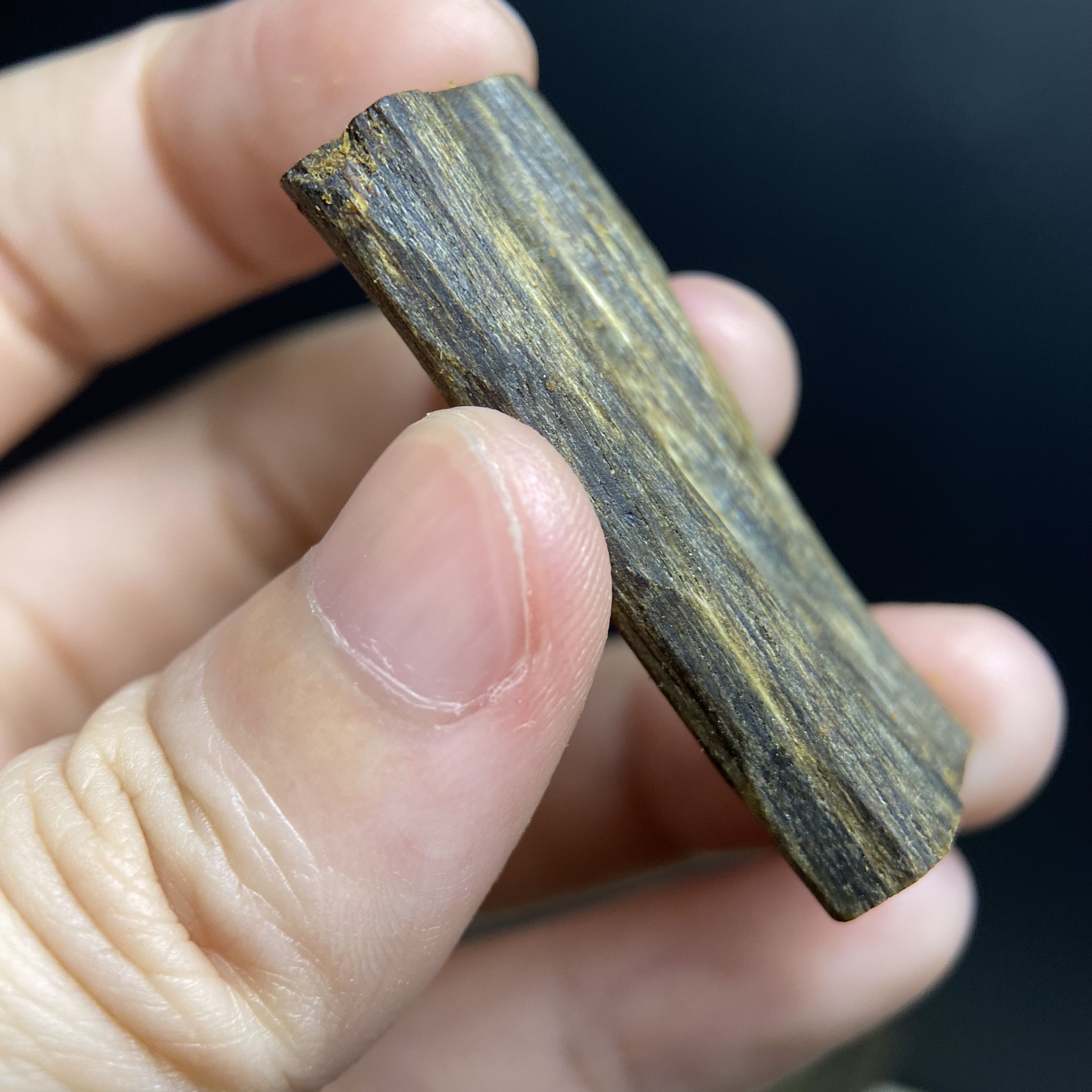 [LIVE] Mặt dây chuyền trầm hương Kỳ Hải Nam nhỏ chìm nước cao cấp 3-4g làm mặt dây chuyền, miếng trầm chơi cảnh, thưởng mùi 127-04