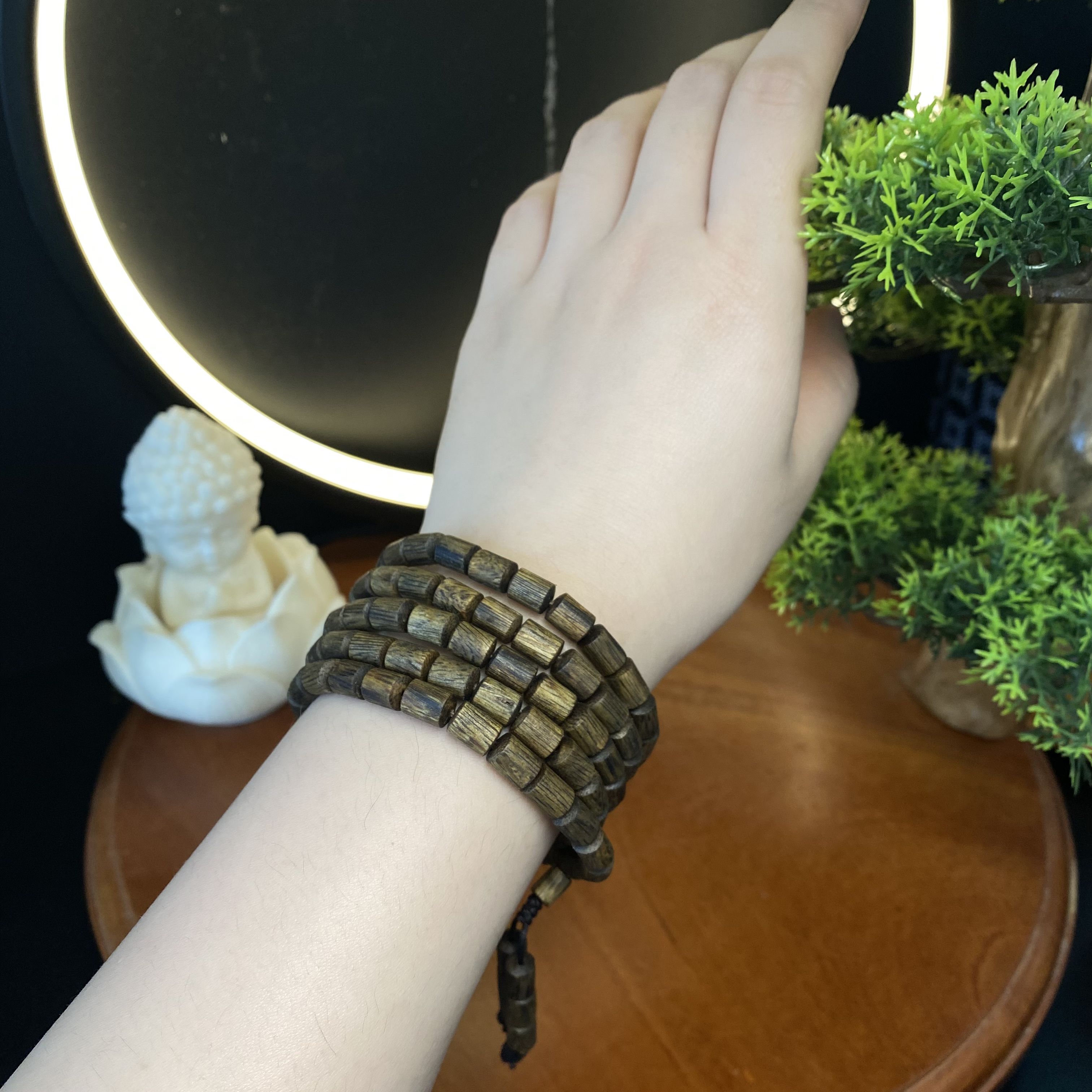 Vòng tay trầm hương Kì Hải Nam đốt trúc dài đeo cổ đeo tay 4 vòng hạt 5 li thơm mạnh 13gram 039-01