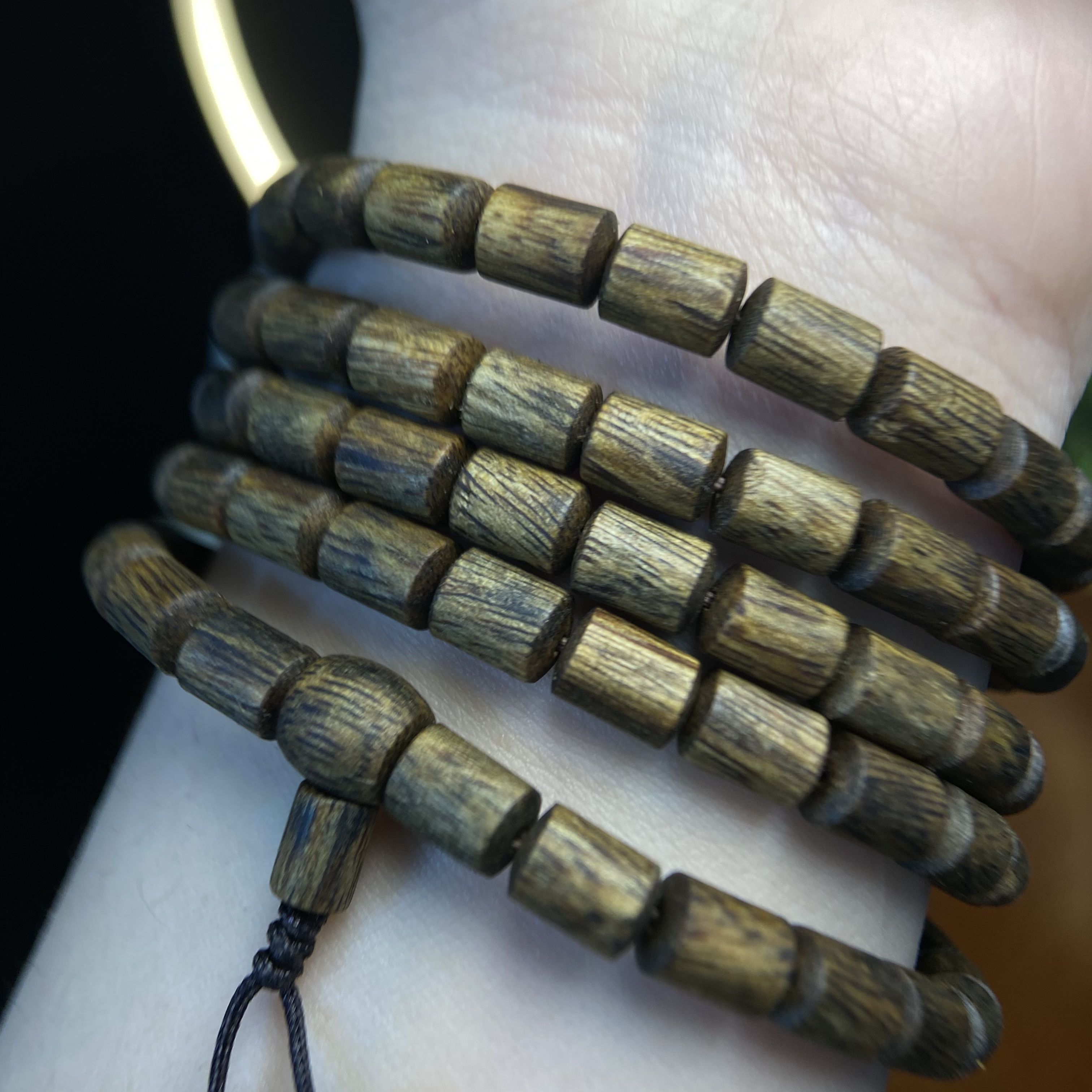 Vòng tay trầm hương Kì Hải Nam đốt trúc dài đeo cổ đeo tay 4 vòng hạt 5 li thơm mạnh 13gram 039-01