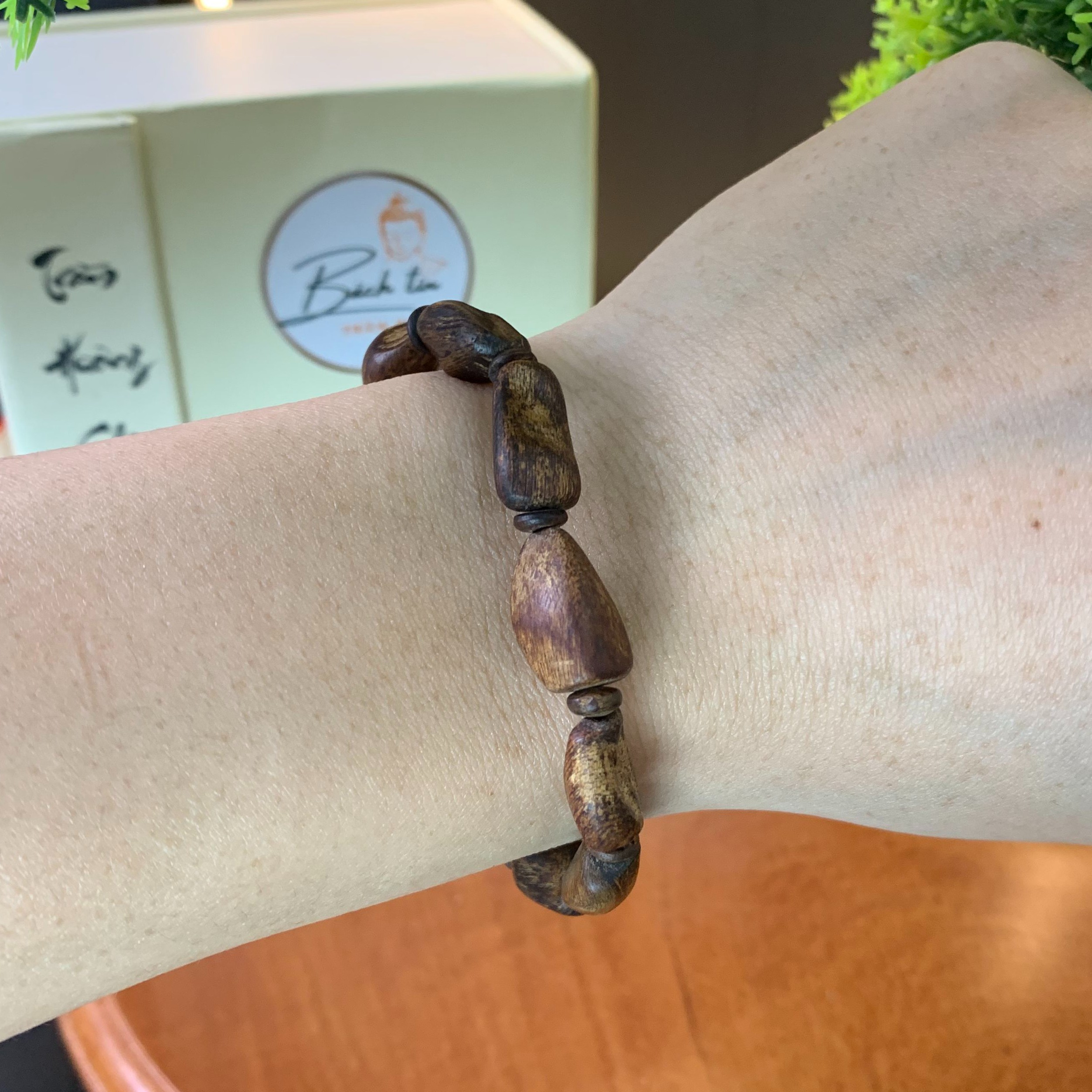 [LIMITED] Vòng trầm hương dạng hạt thô chìm nước Tarakan Indonesia thơm sống ngọt mạnh bốc nặng gần 7g #0004